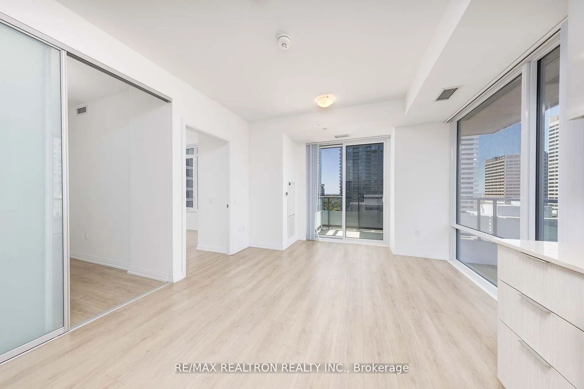 50 Dunfield Avenue #1917