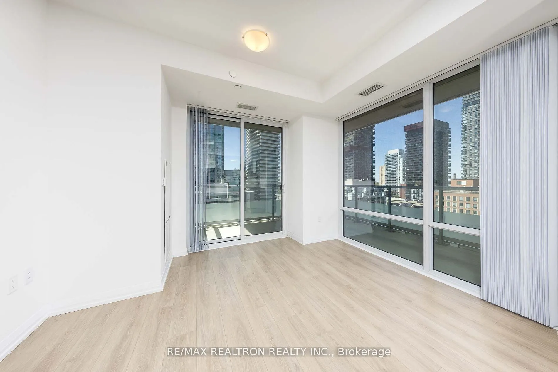 50 Dunfield Avenue #1917
