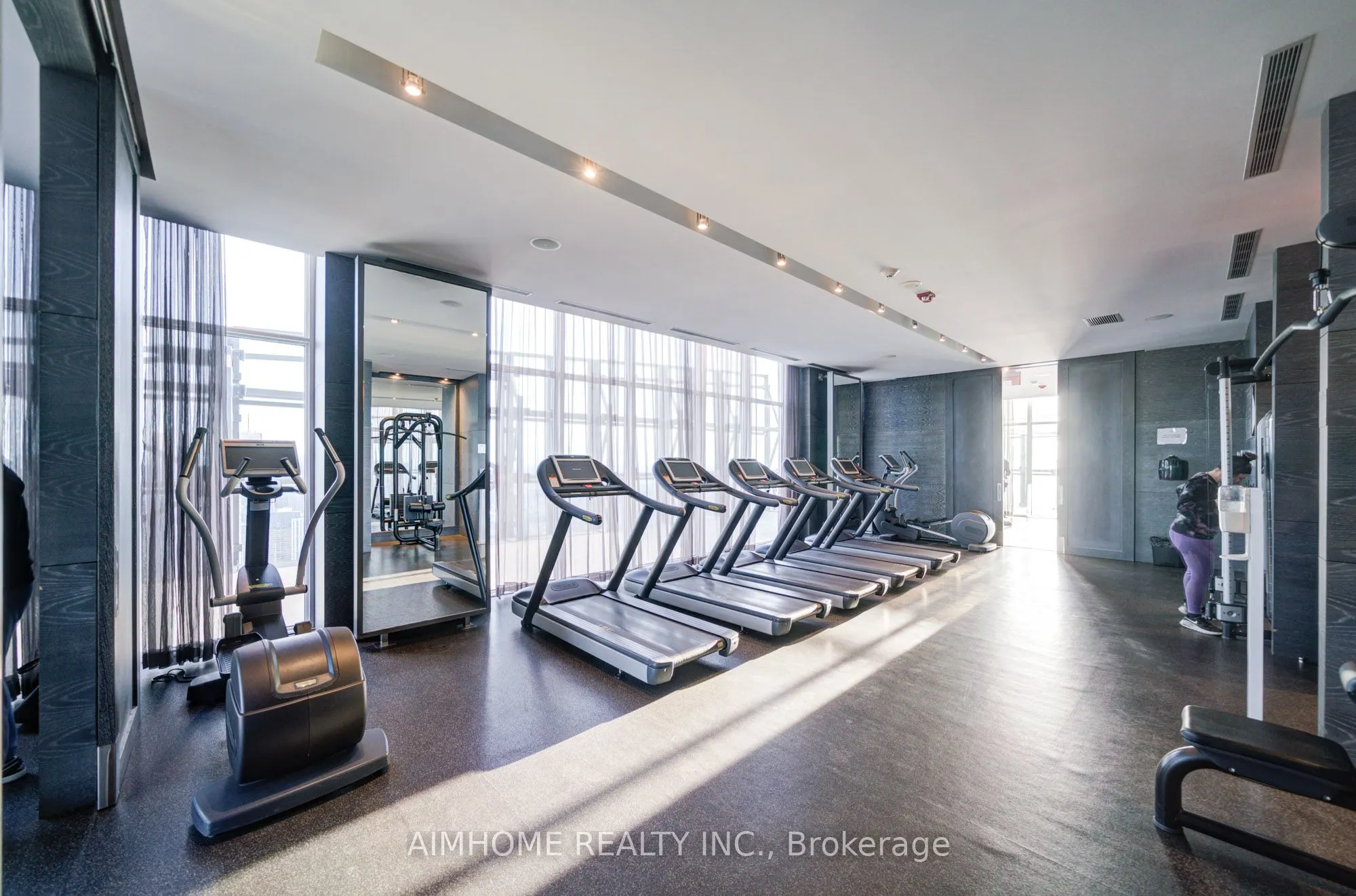 1080 Bay Street #4207