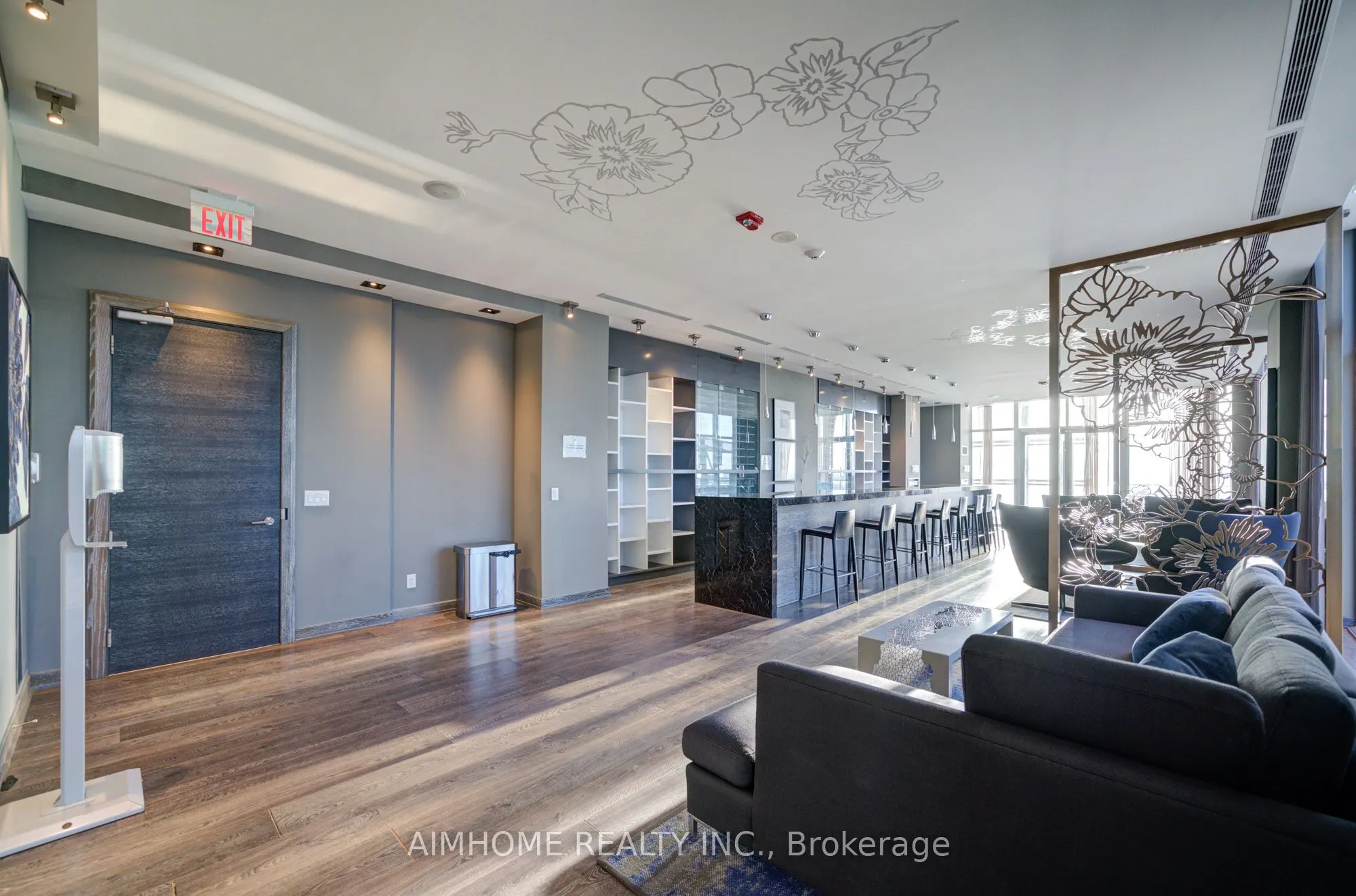 1080 Bay Street #4207
