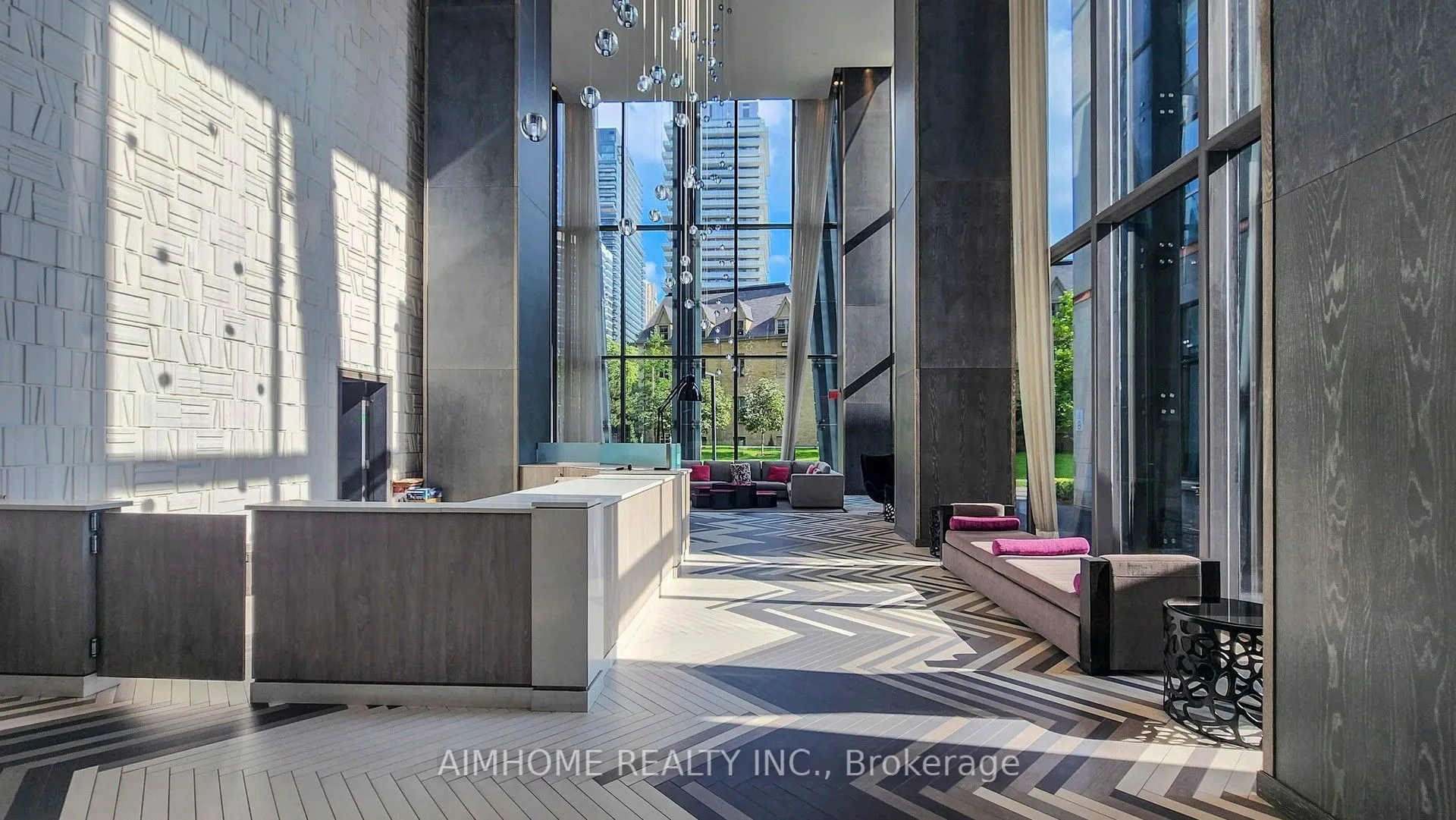 1080 Bay Street #4207