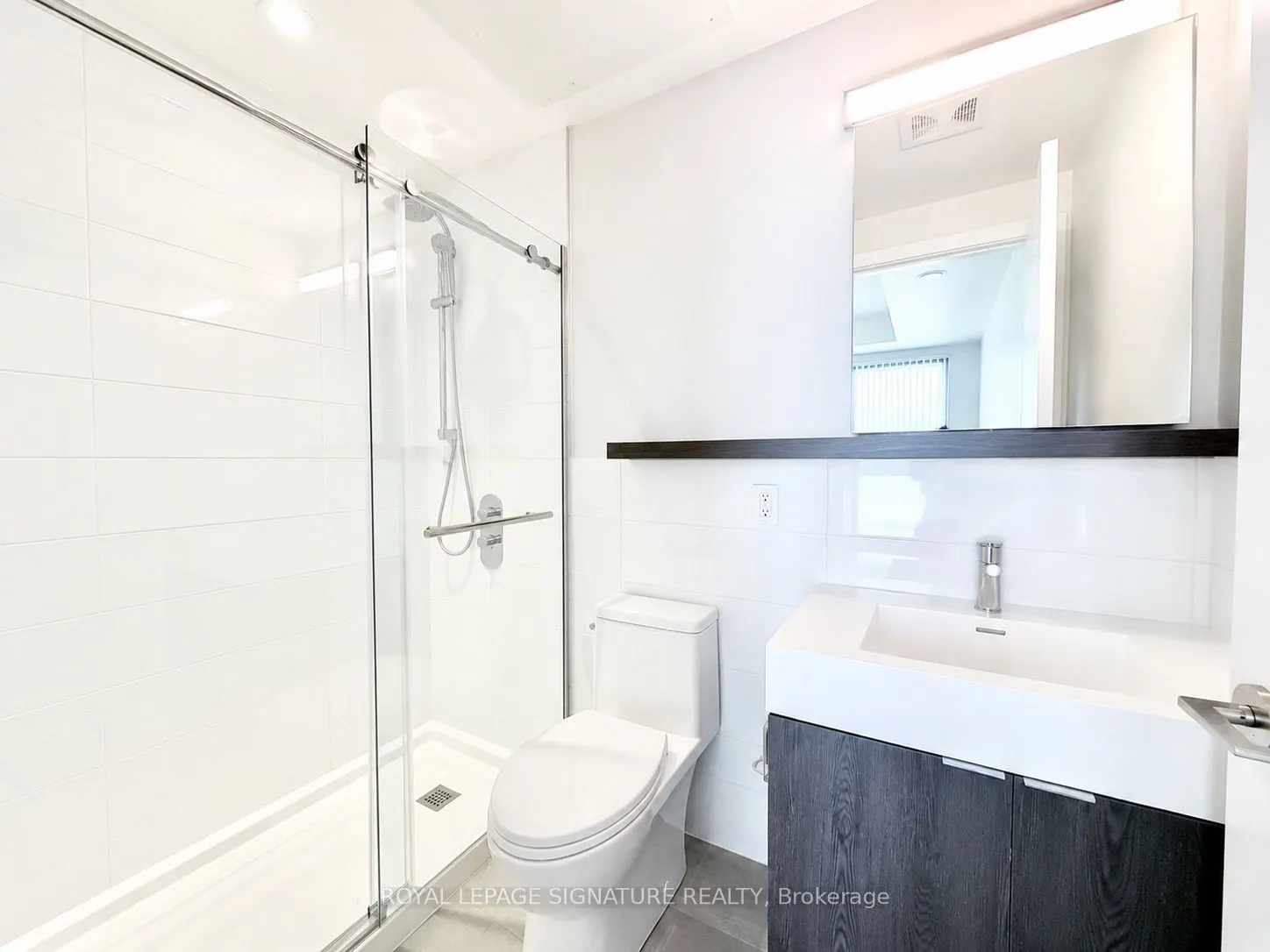 664 Spadina Avenue #404