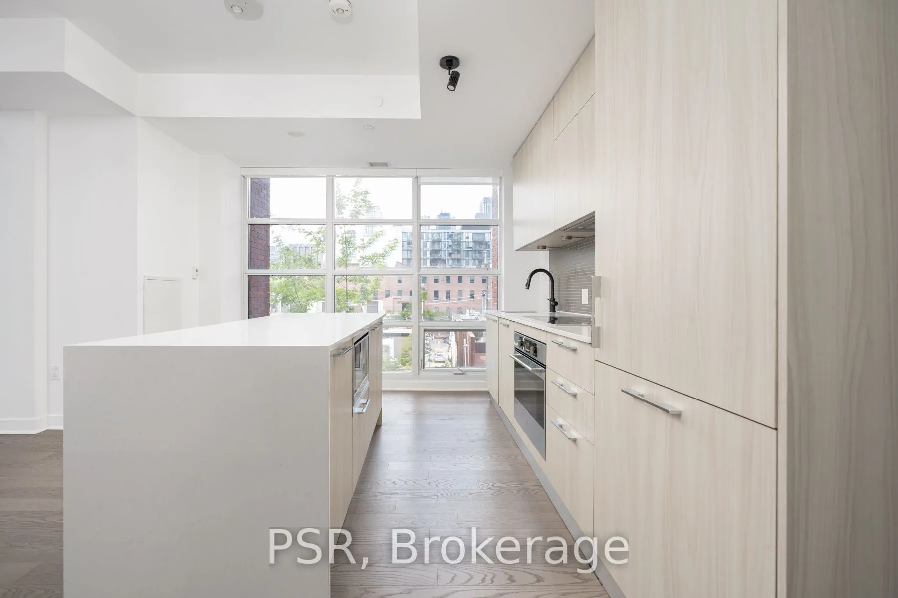 501 Adelaide Street W #401