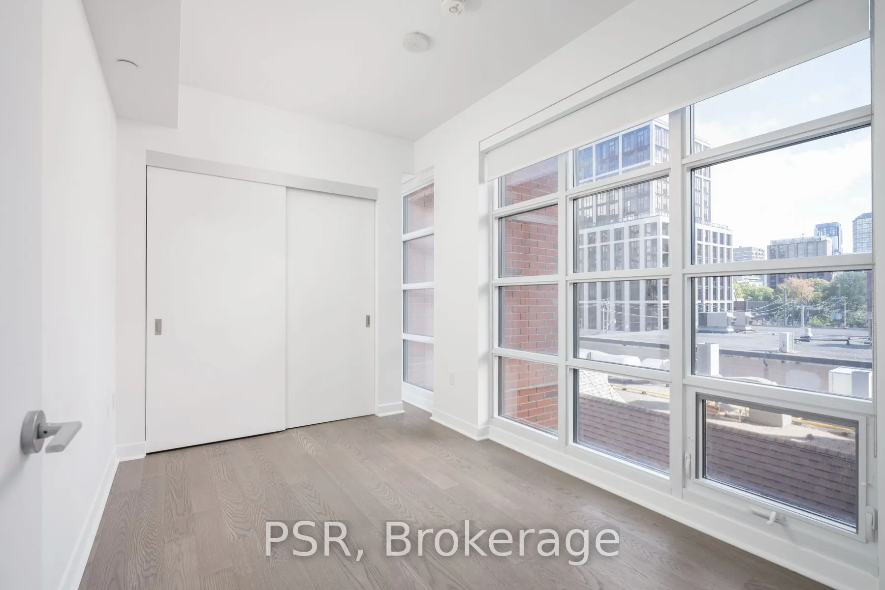 501 Adelaide Street W #401
