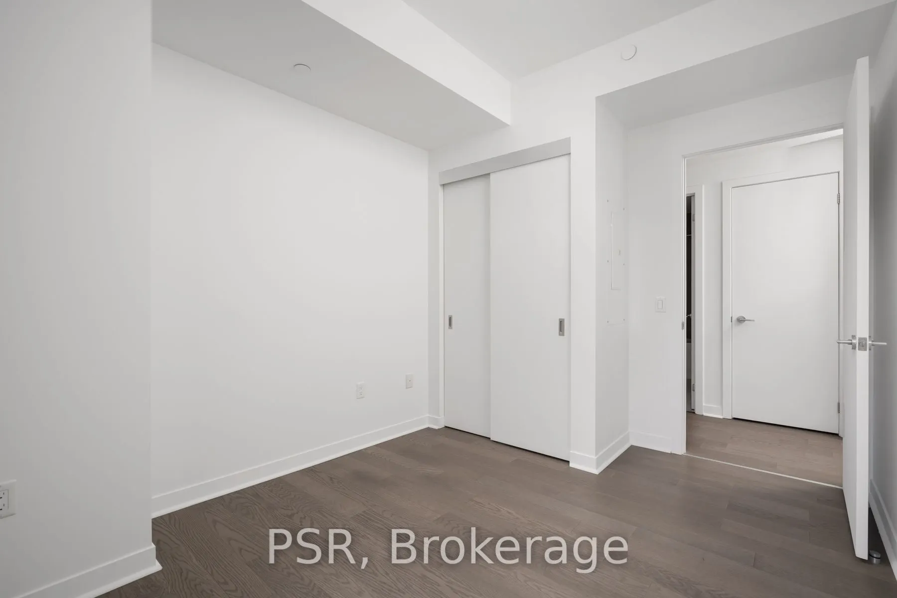 501 Adelaide Street W #401