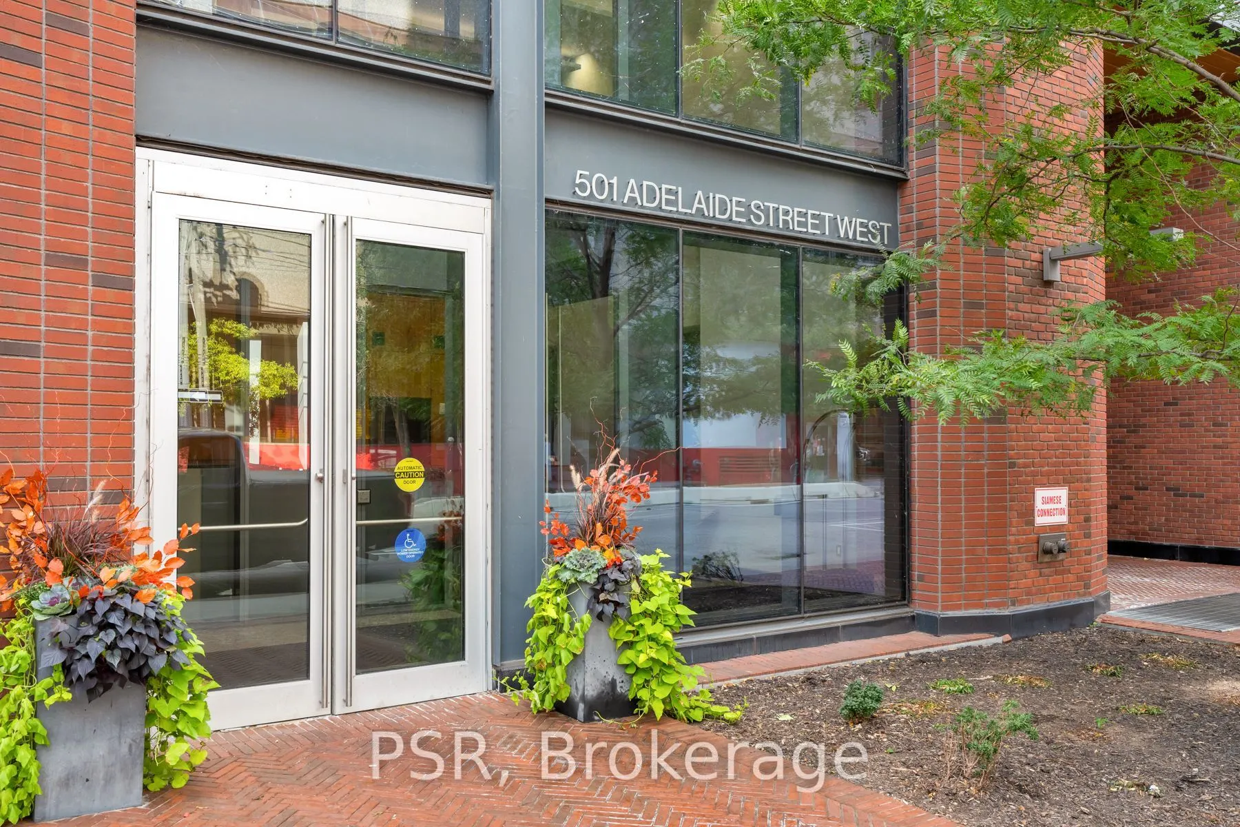 501 Adelaide Street W #401