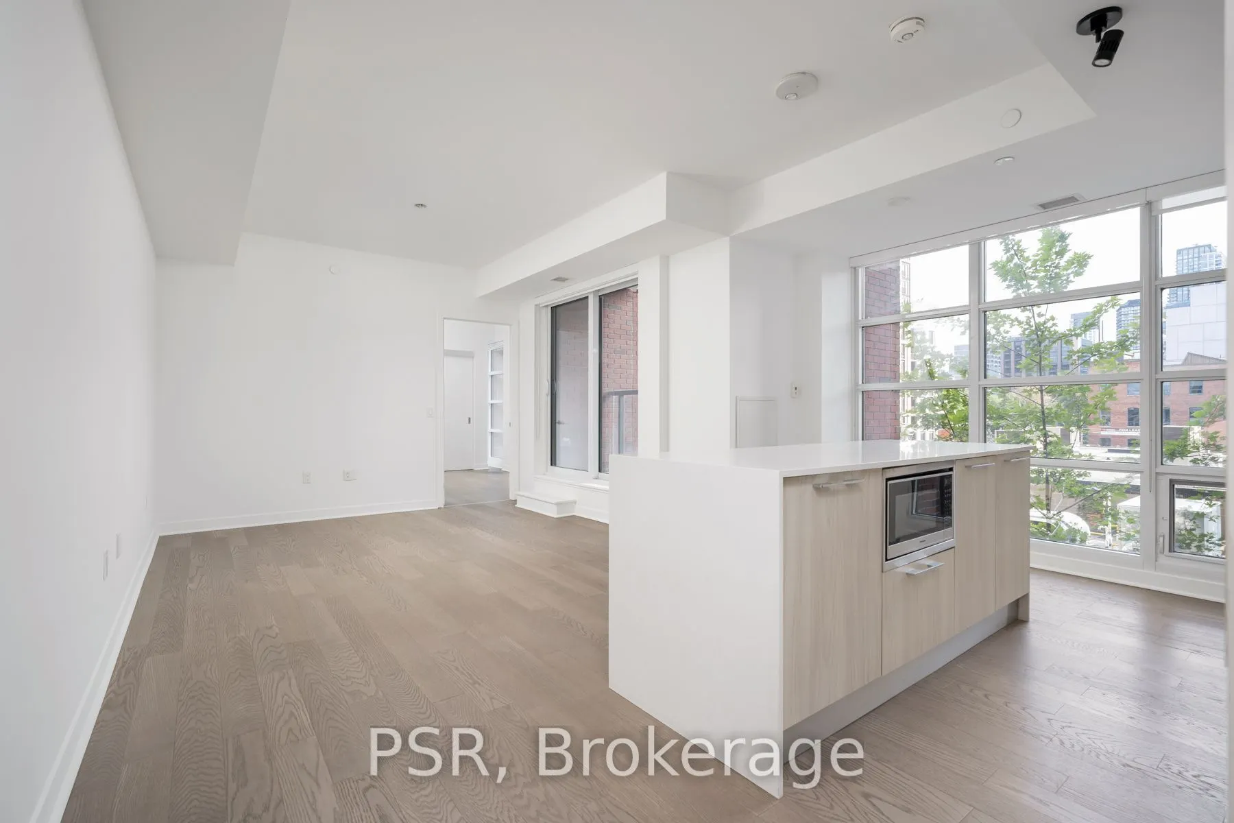 501 Adelaide Street W #401