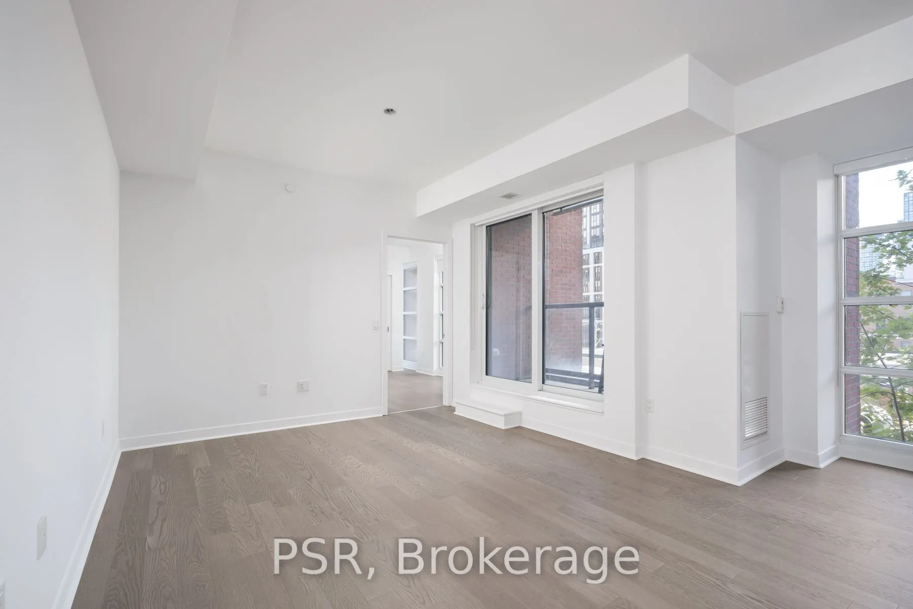 501 Adelaide Street W #401