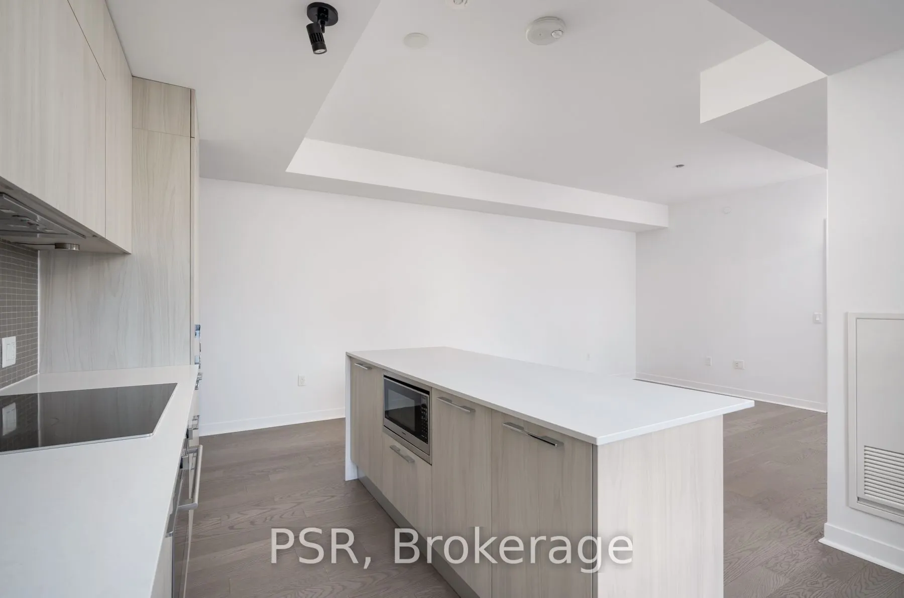 501 Adelaide Street W #401