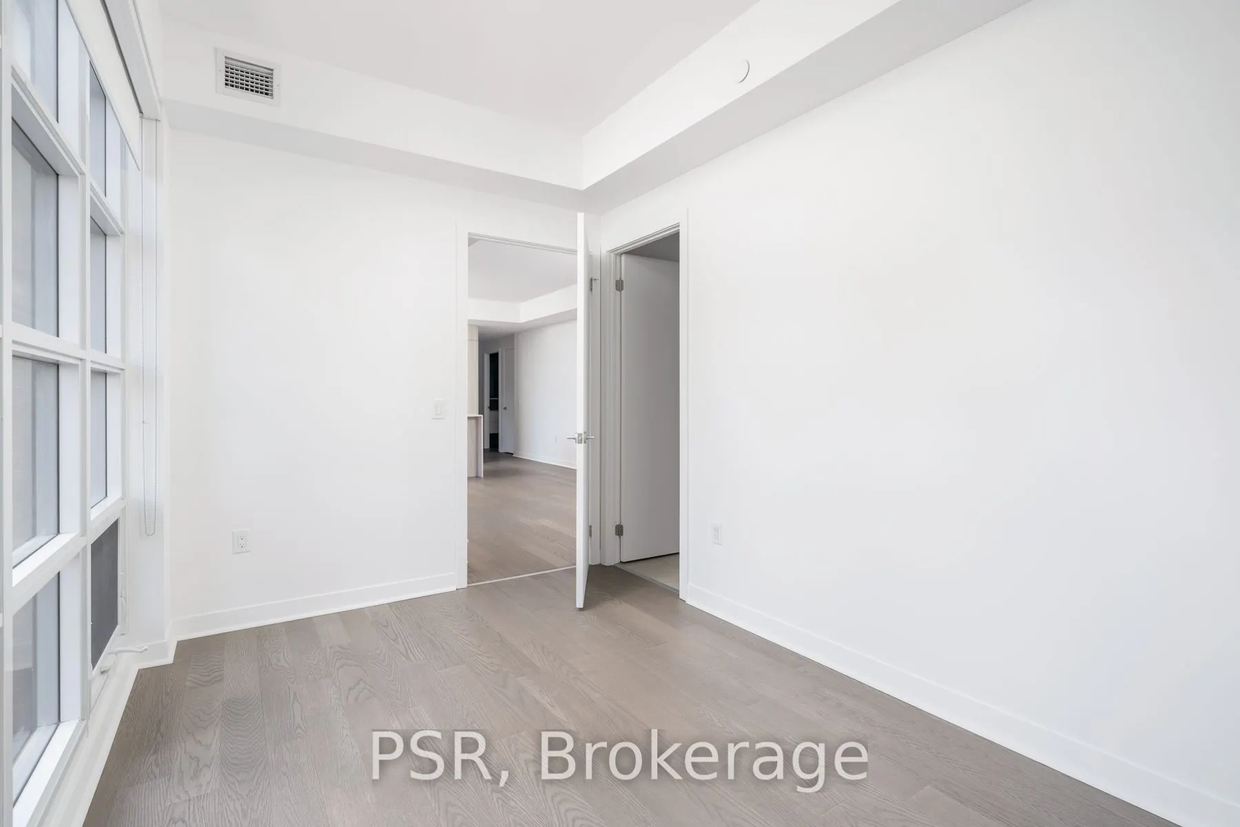 501 Adelaide Street W #401