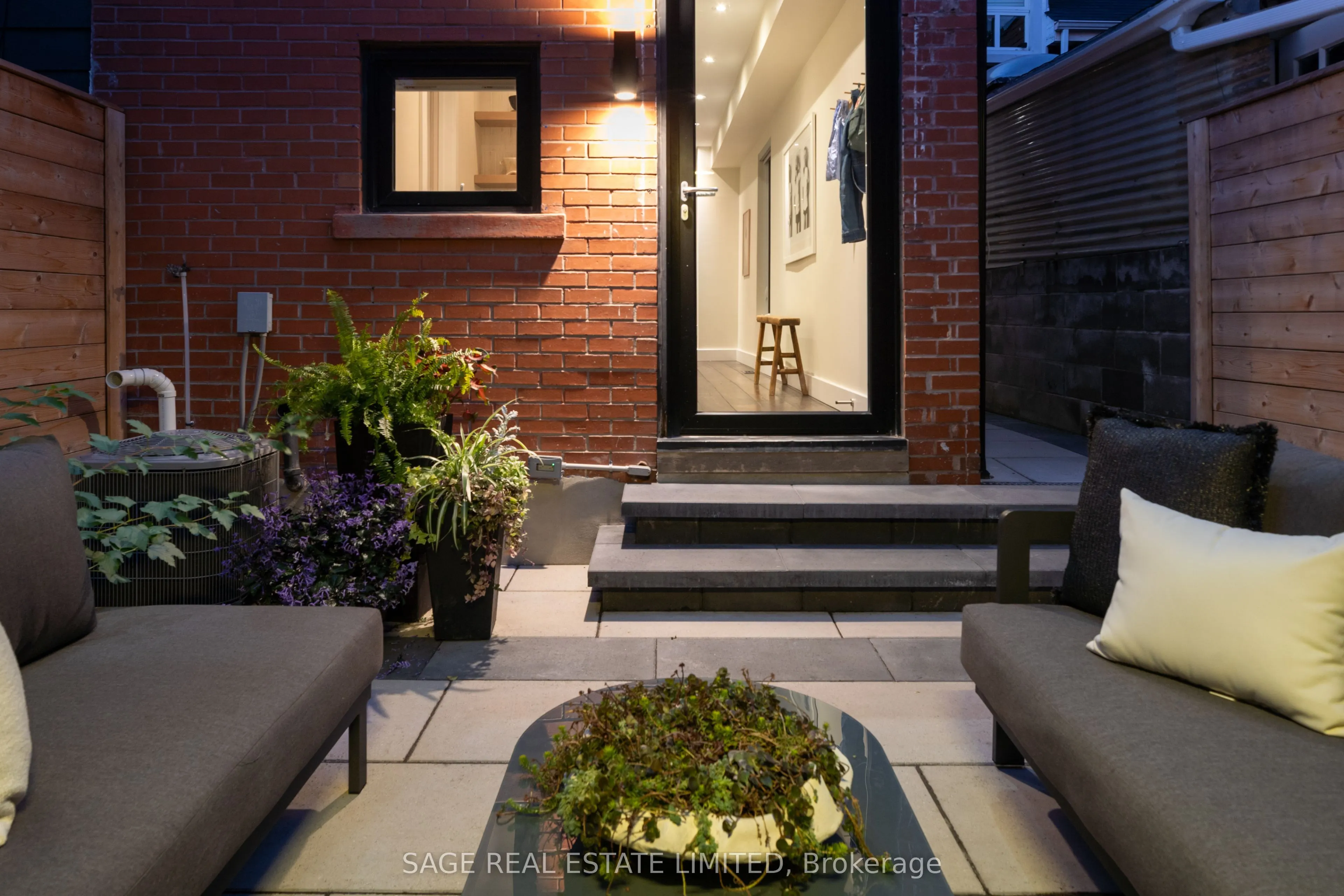 15 Crocker Avenue