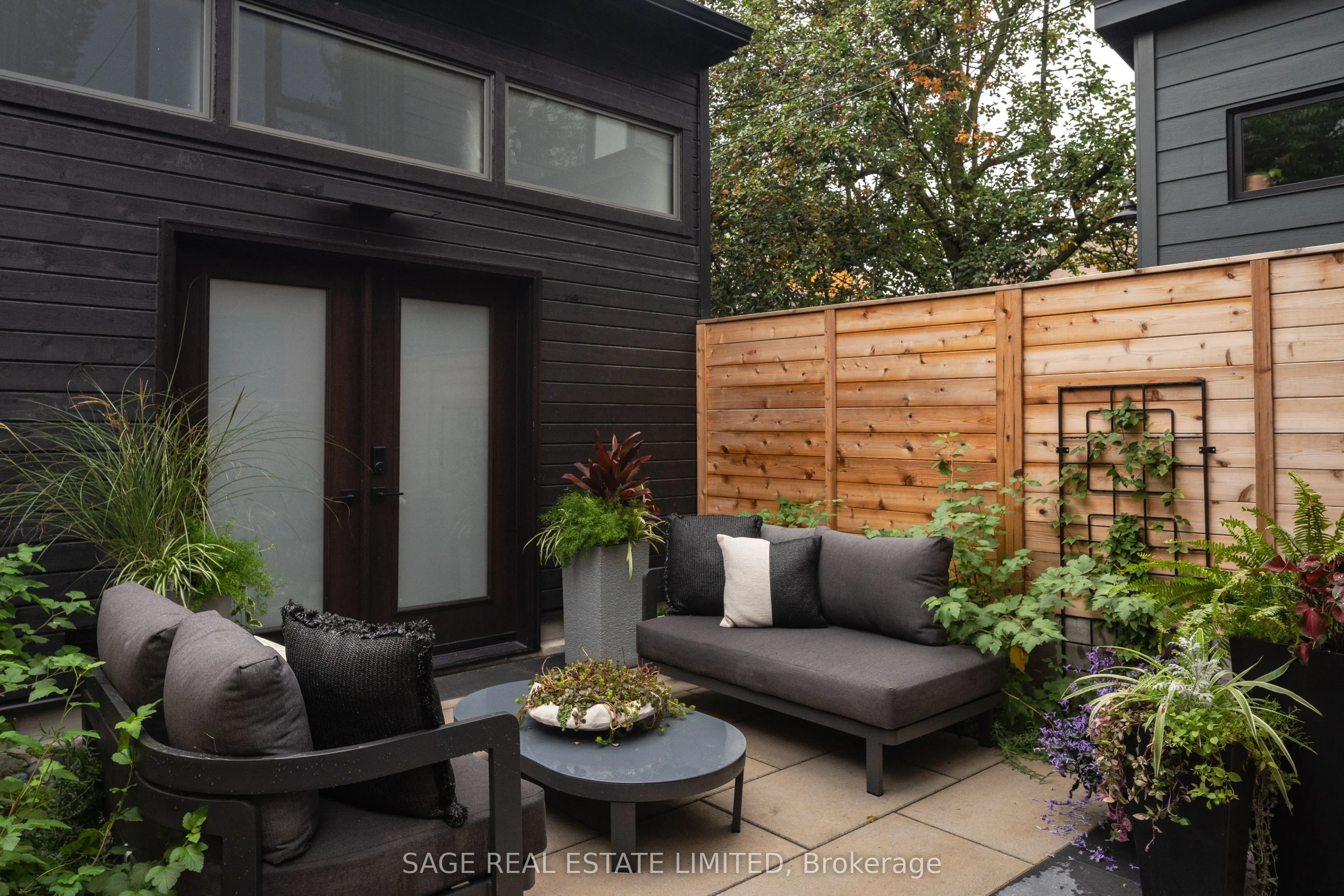 15 Crocker Avenue