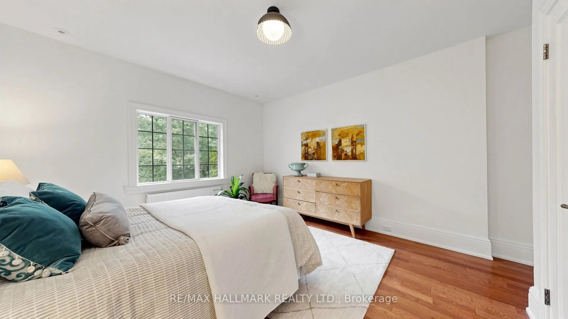 12 Ancroft Place #12