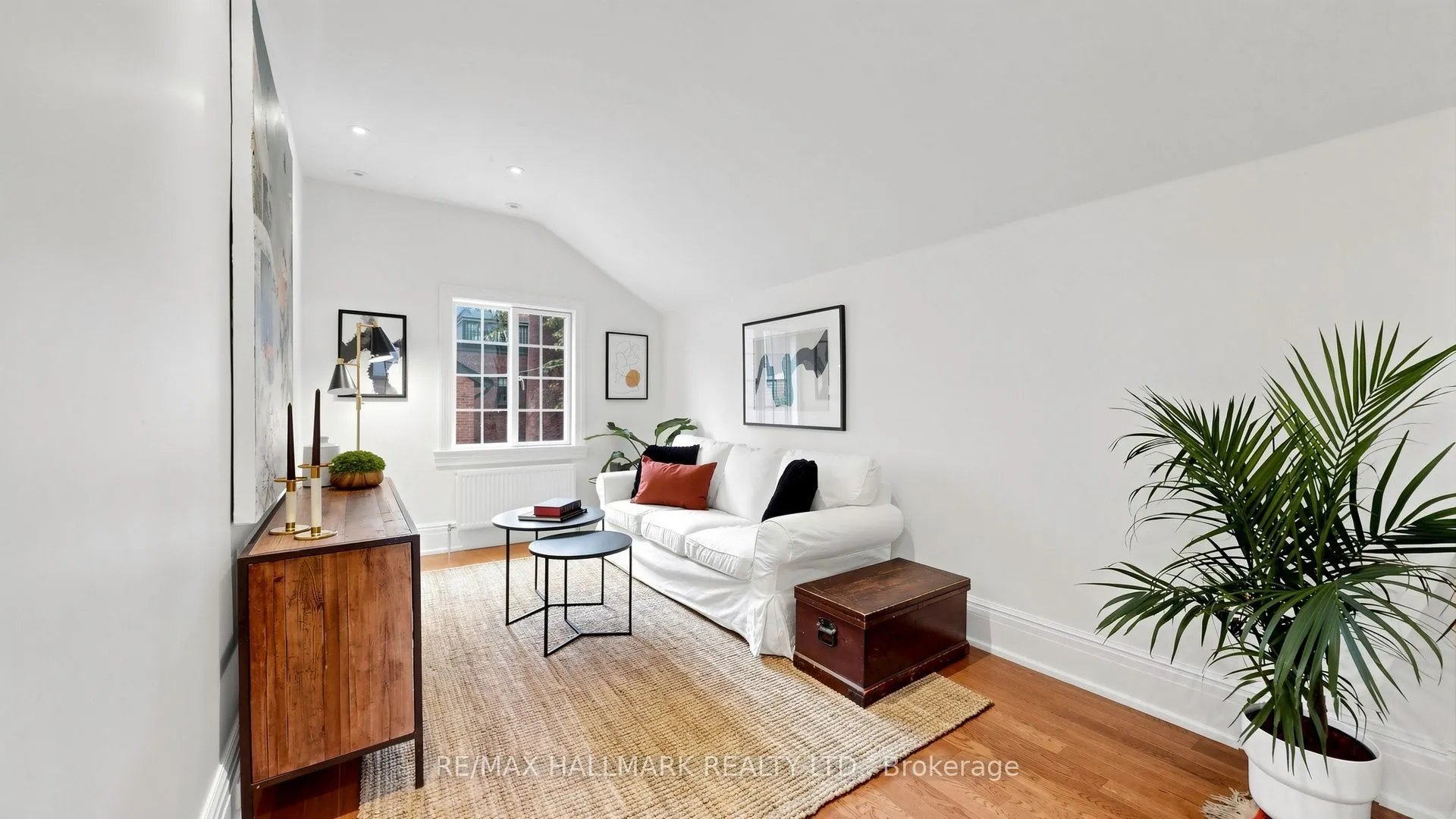 12 Ancroft Place #12