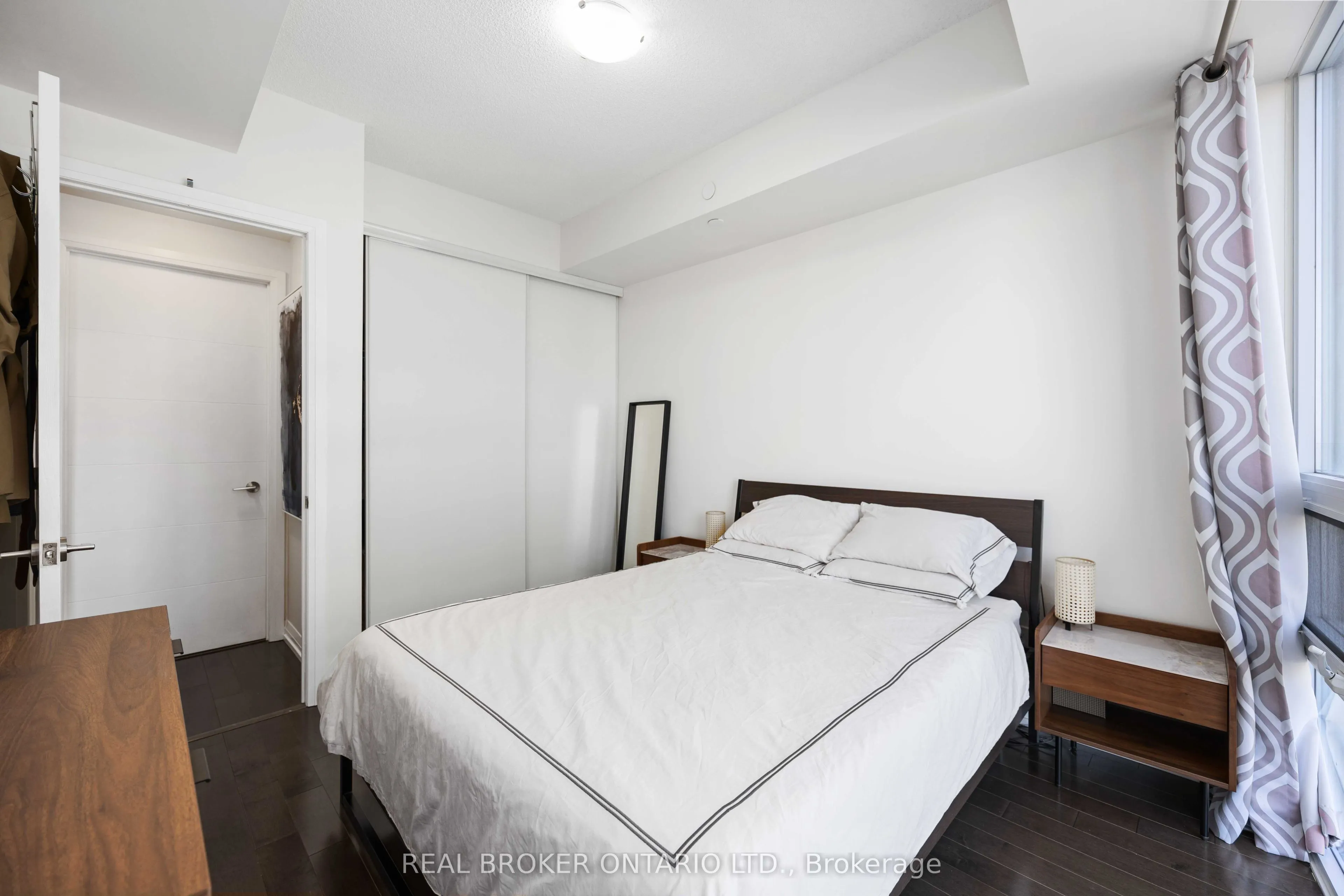 460 Adelaide Street E #1518