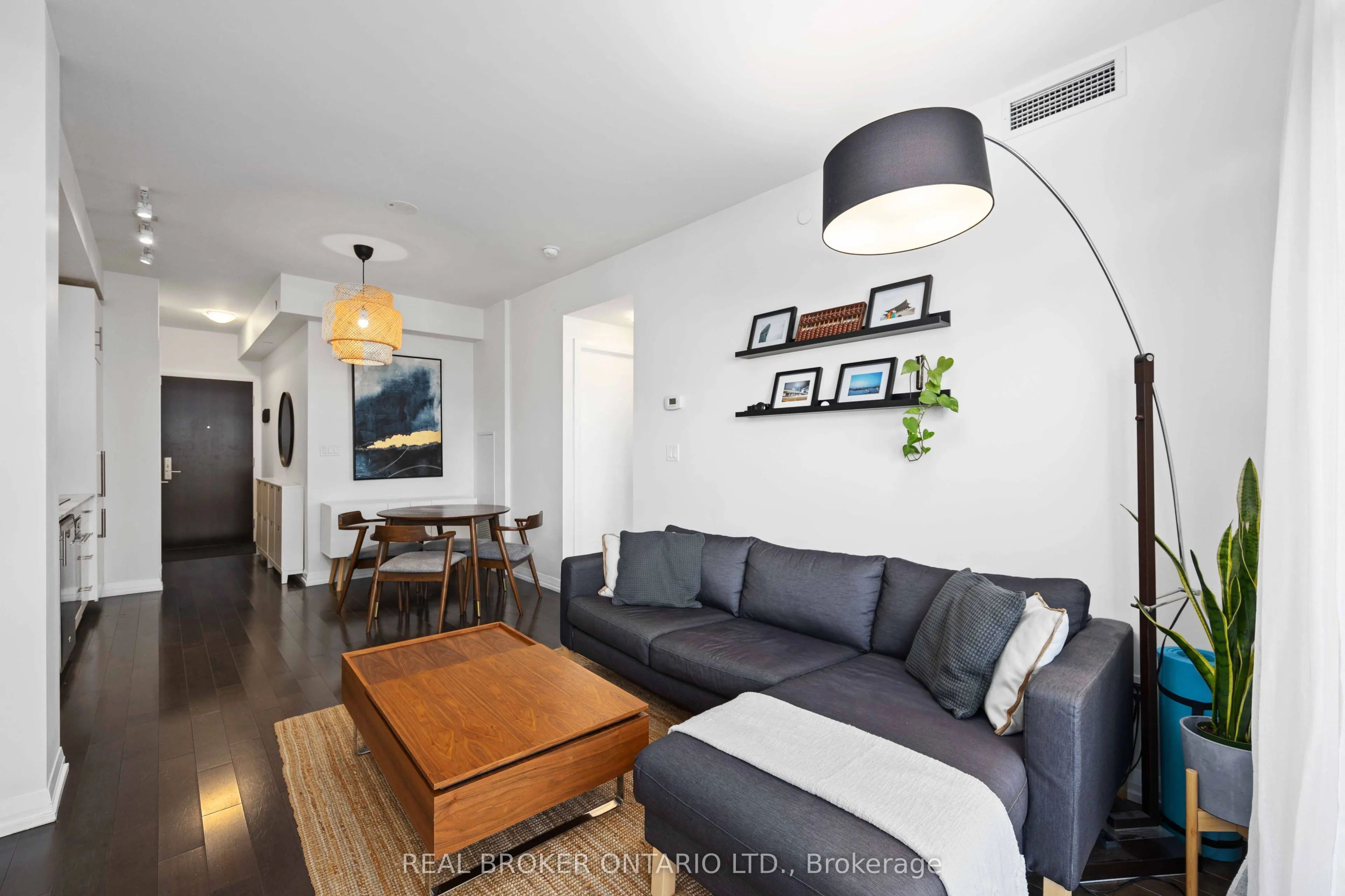 460 Adelaide Street E #1518