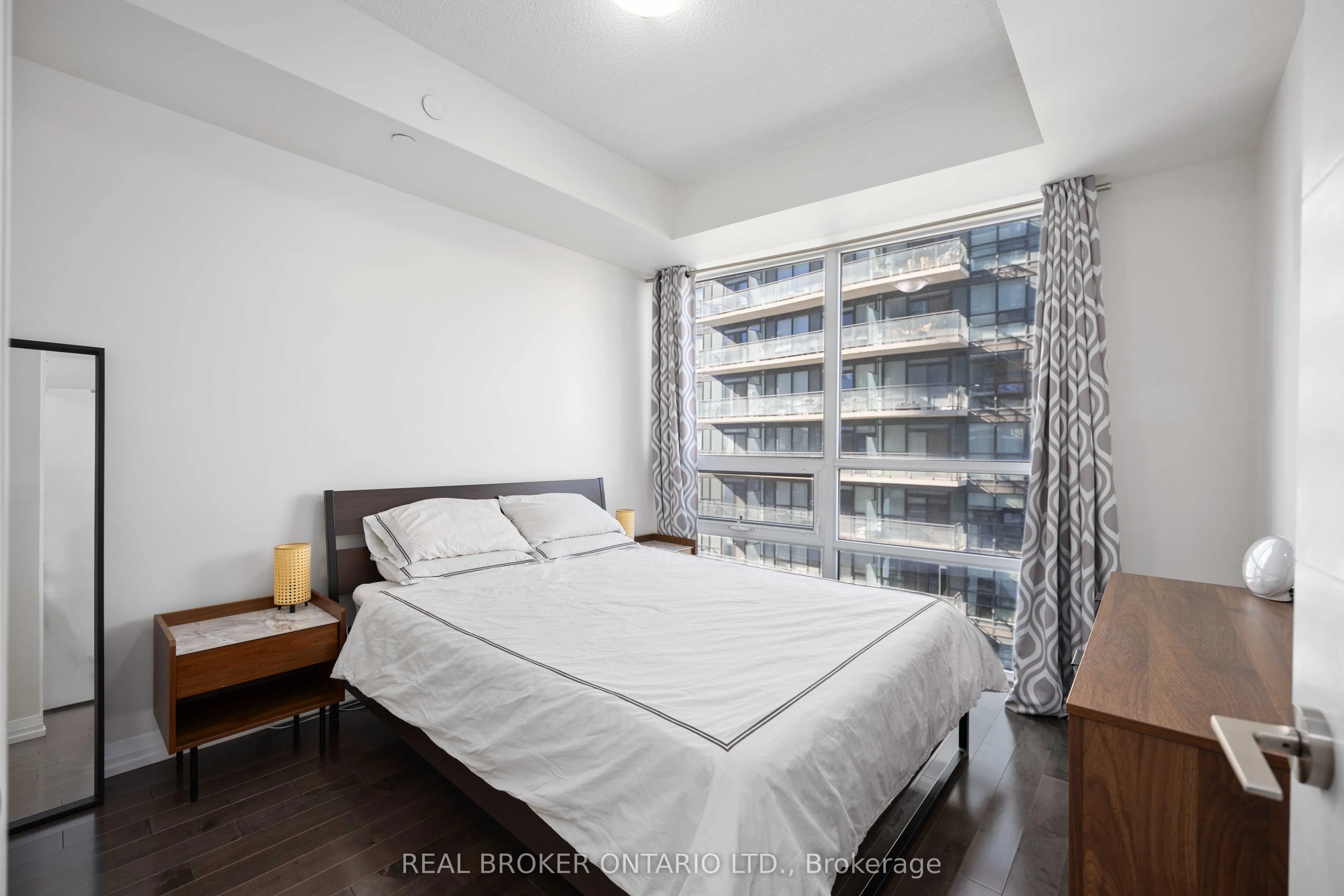 460 Adelaide Street E #1518