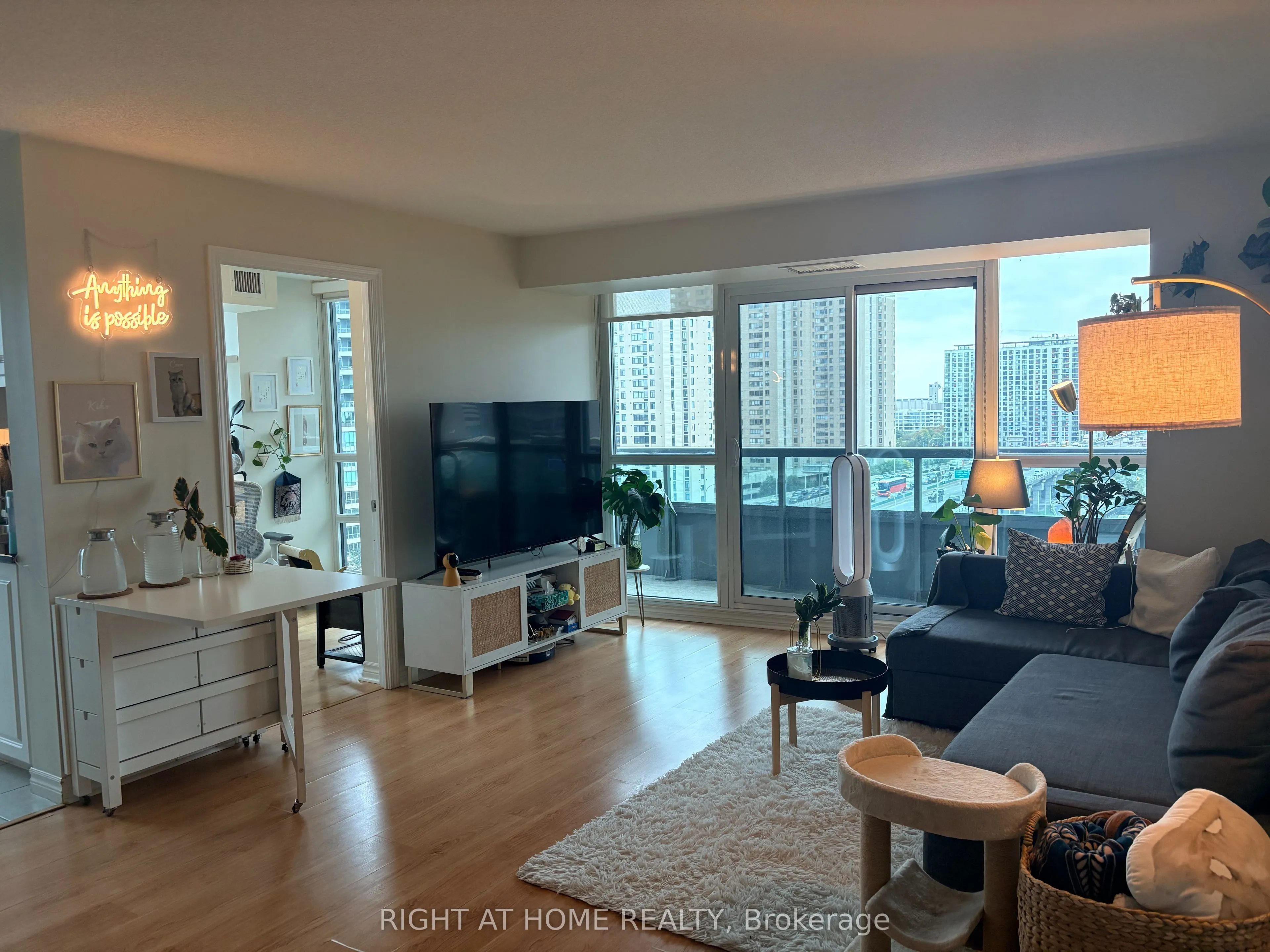 25 Lower Simcoe Street #1208