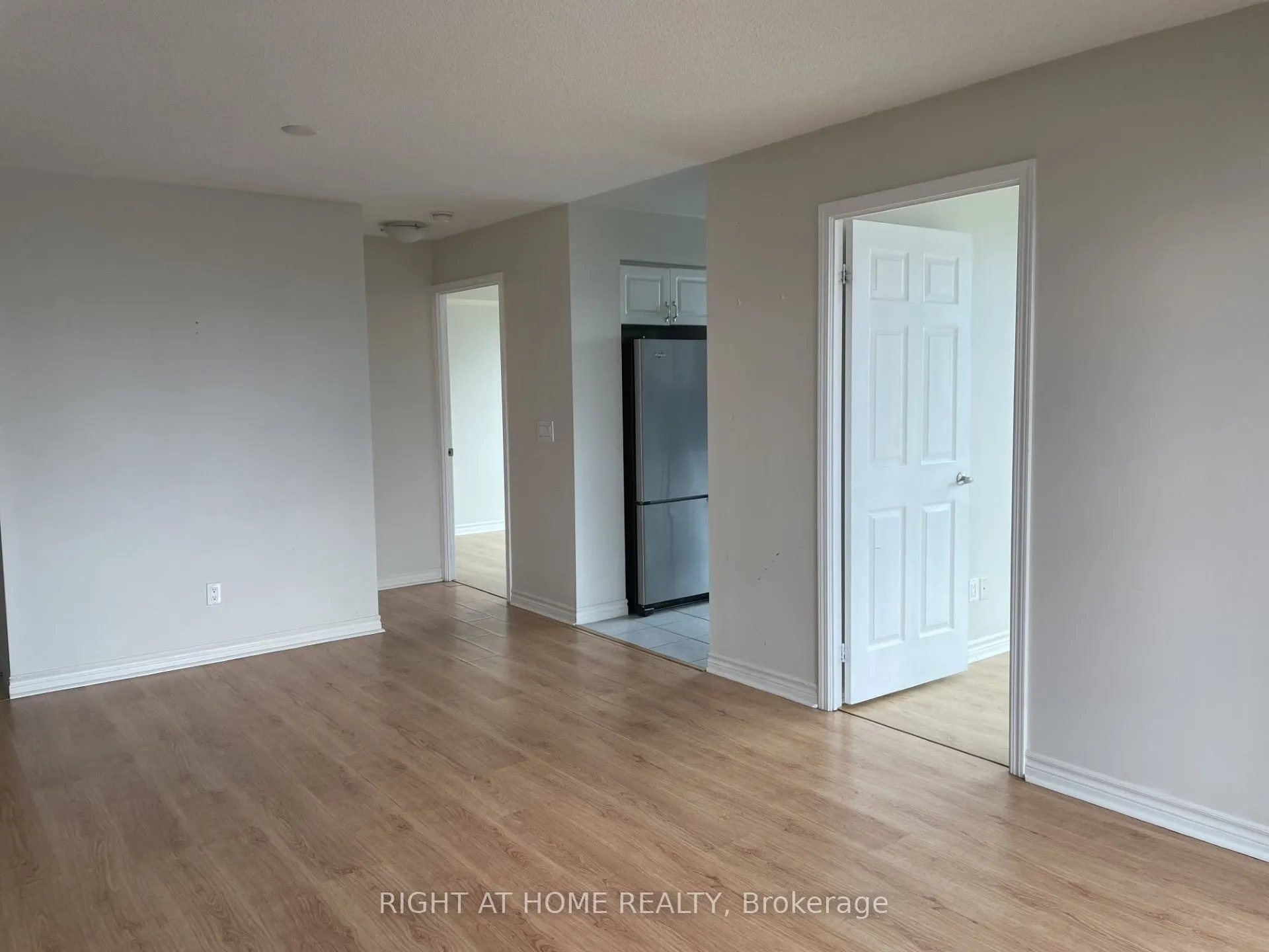 25 Lower Simcoe Street #1208