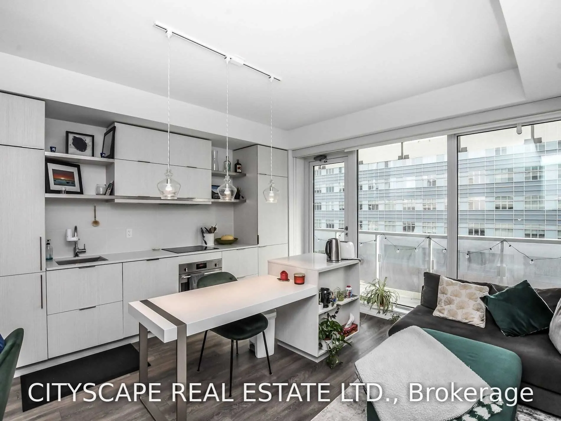 197 Yonge Street #1504