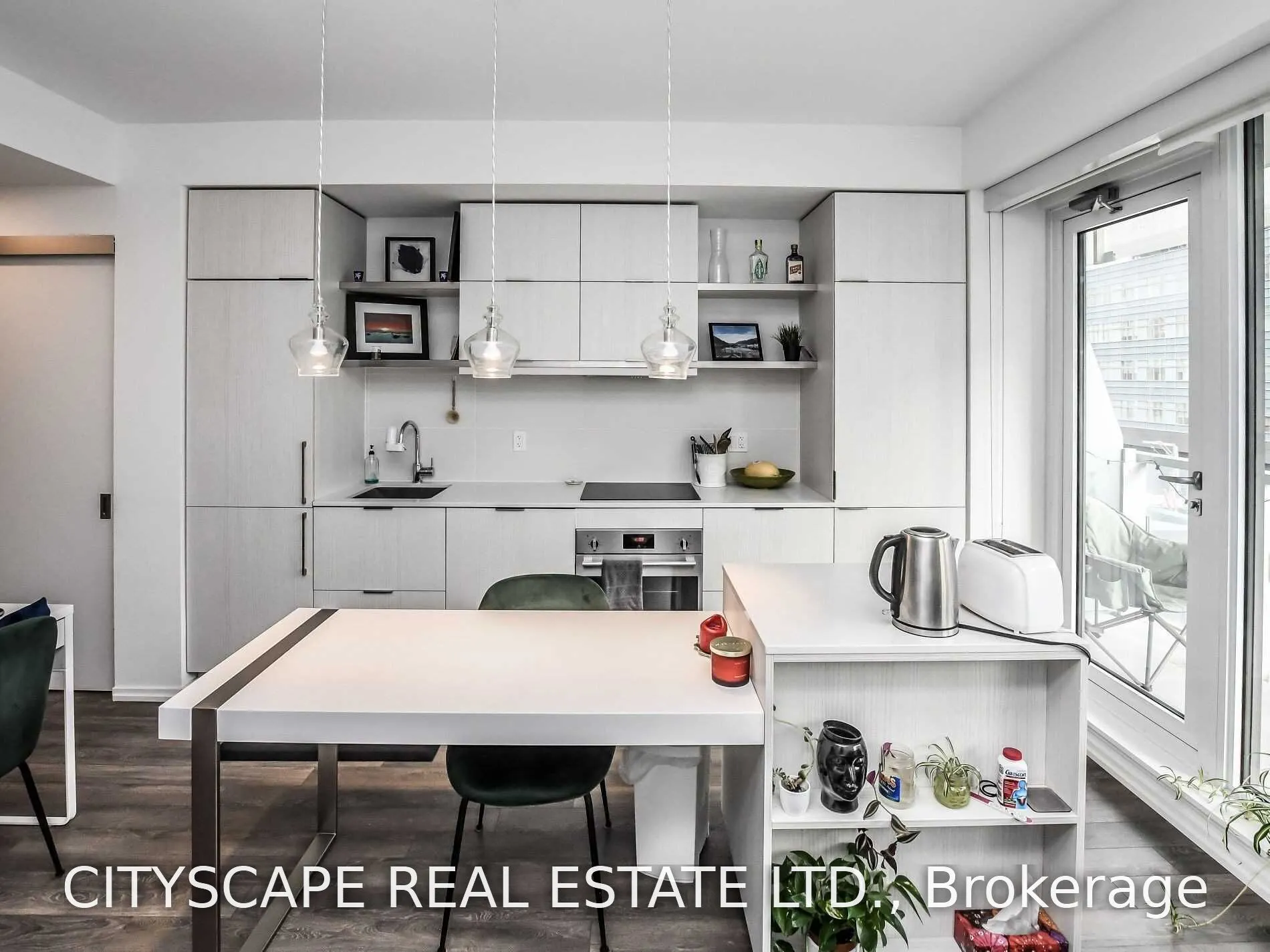 197 Yonge Street #1504