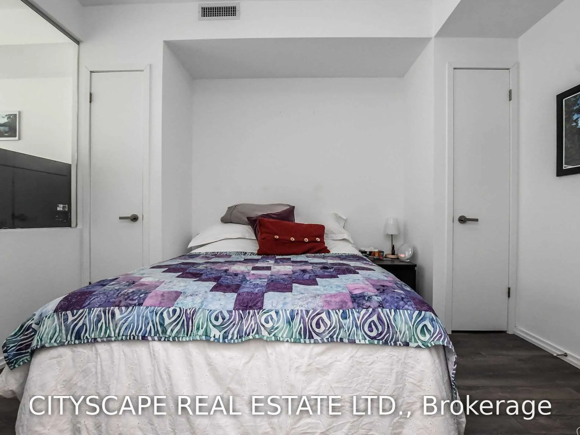 197 Yonge Street #1504