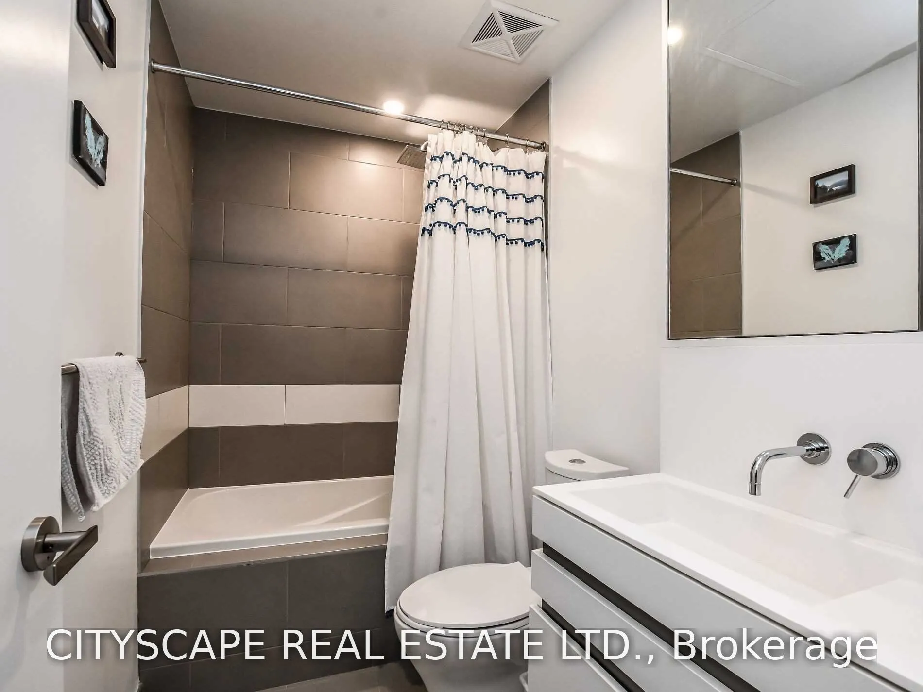 197 Yonge Street #1504