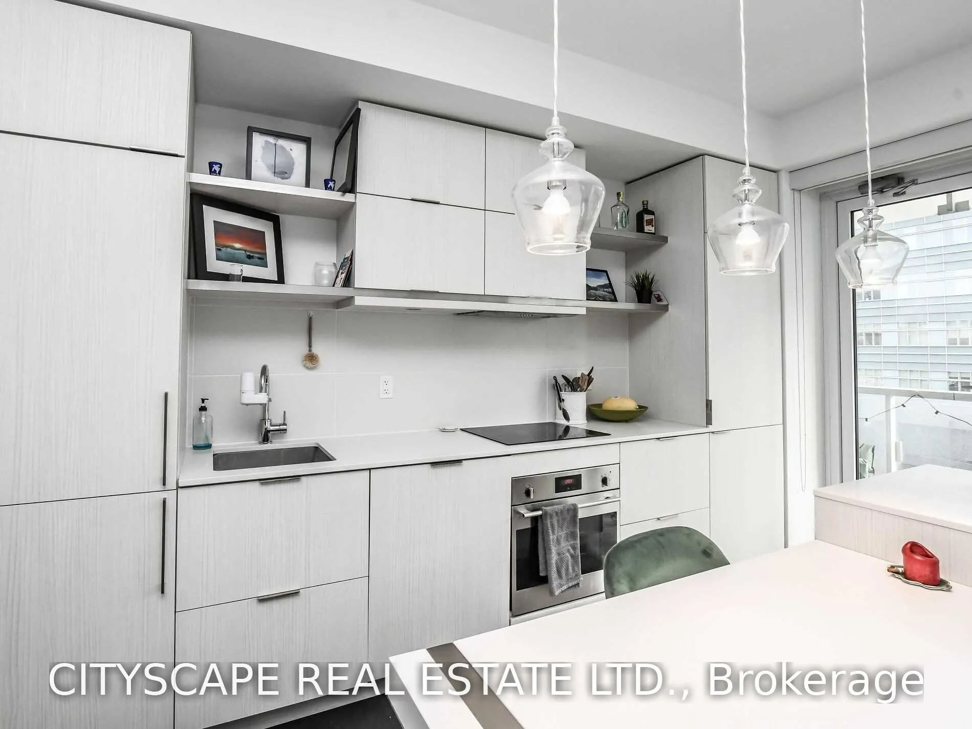197 Yonge Street #1504