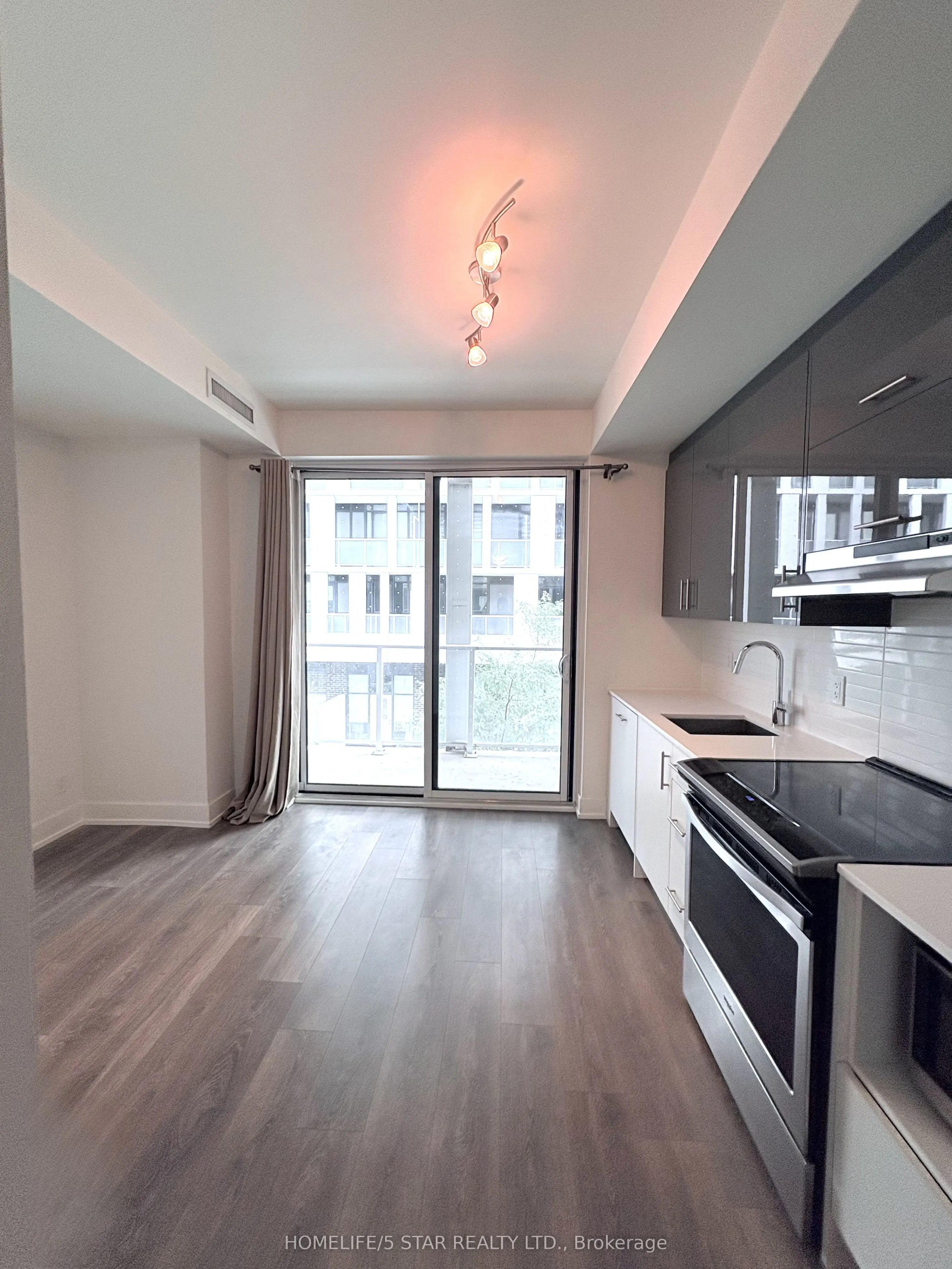 180 Fairview Mall Drive #212
