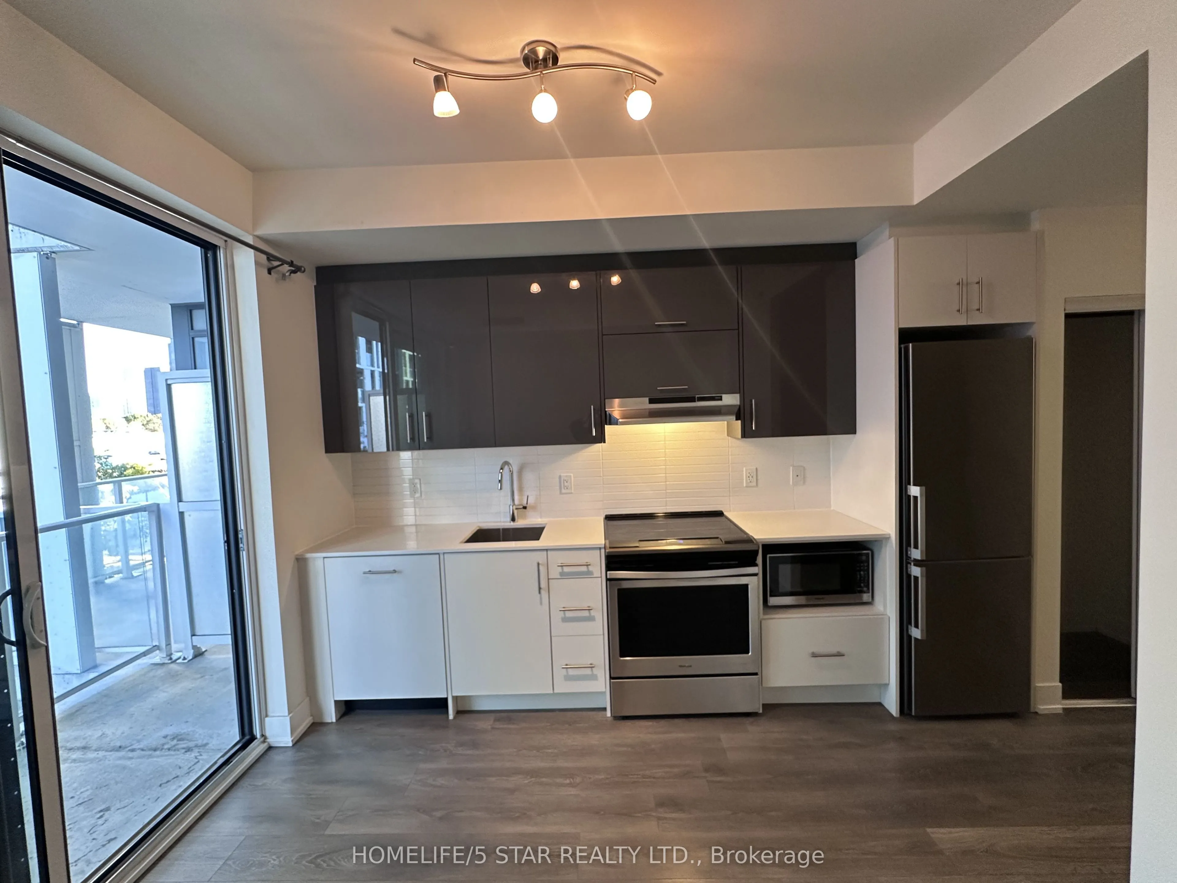 180 Fairview Mall Drive #212