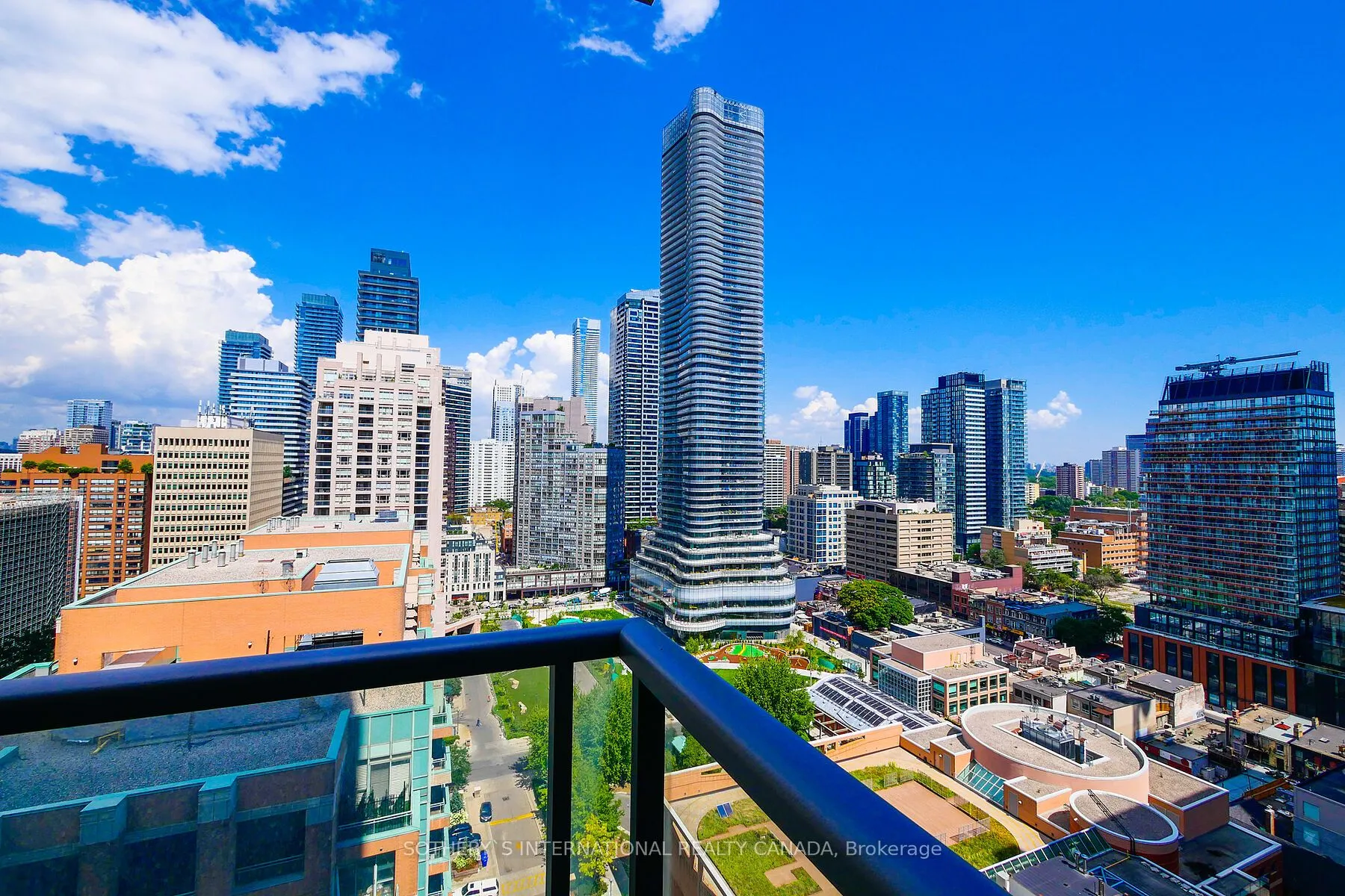 37 Grosvenor Street #2107