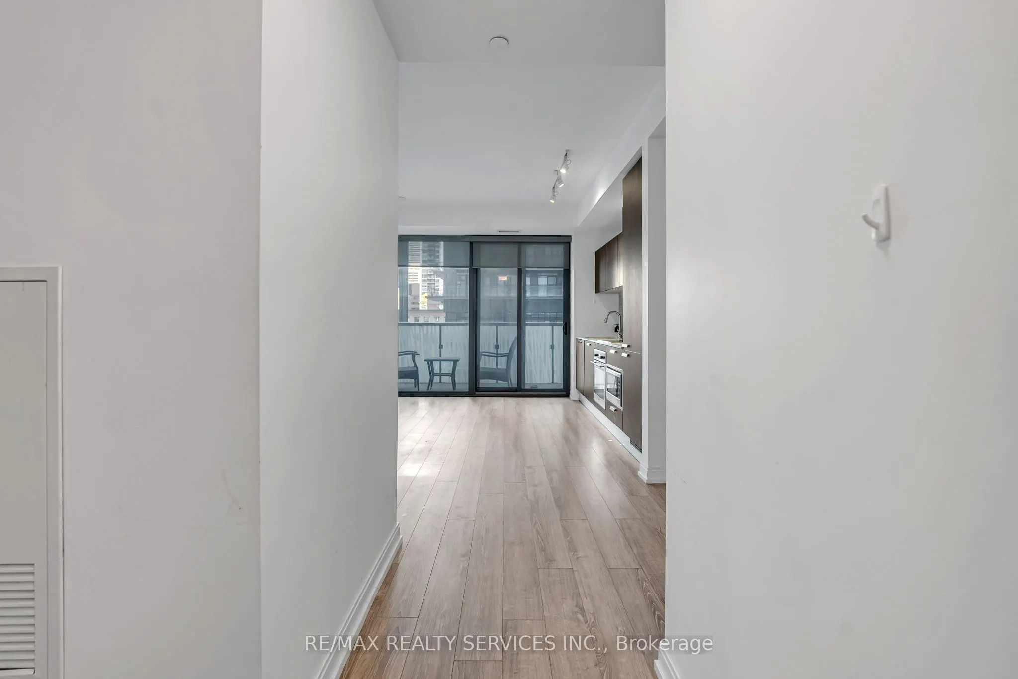 50 Charles Street E #711
