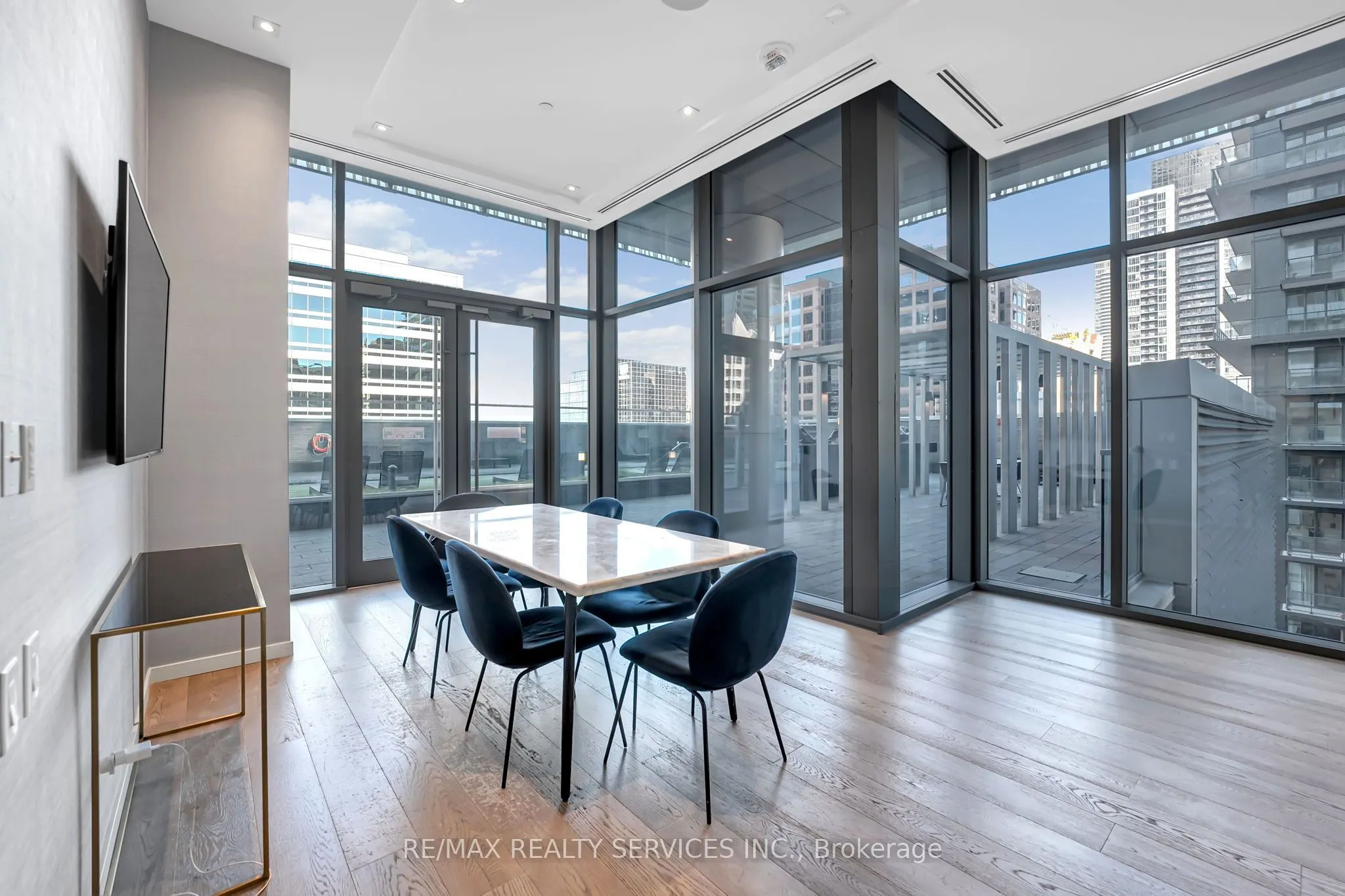 50 Charles Street E #711