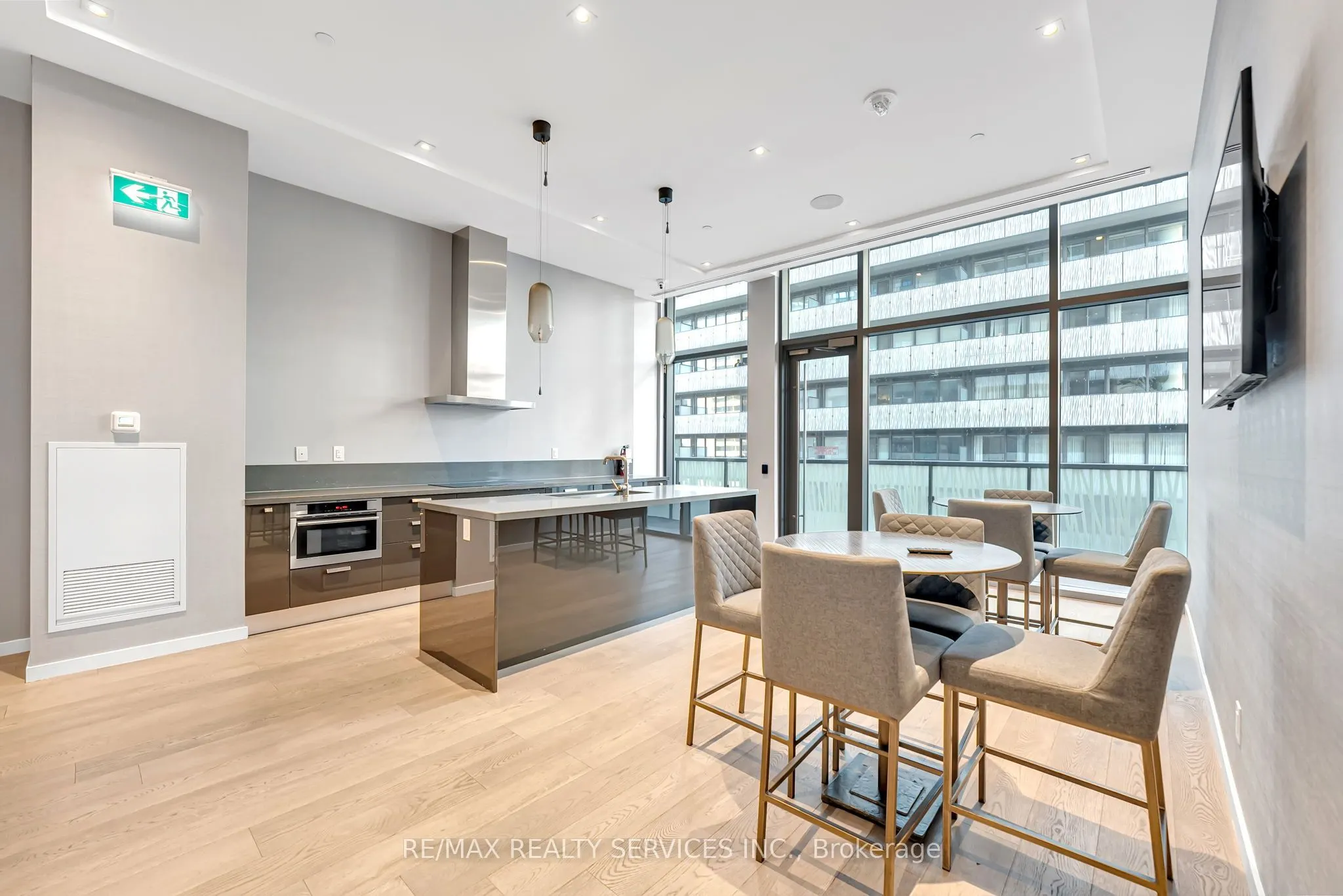 50 Charles Street E #711