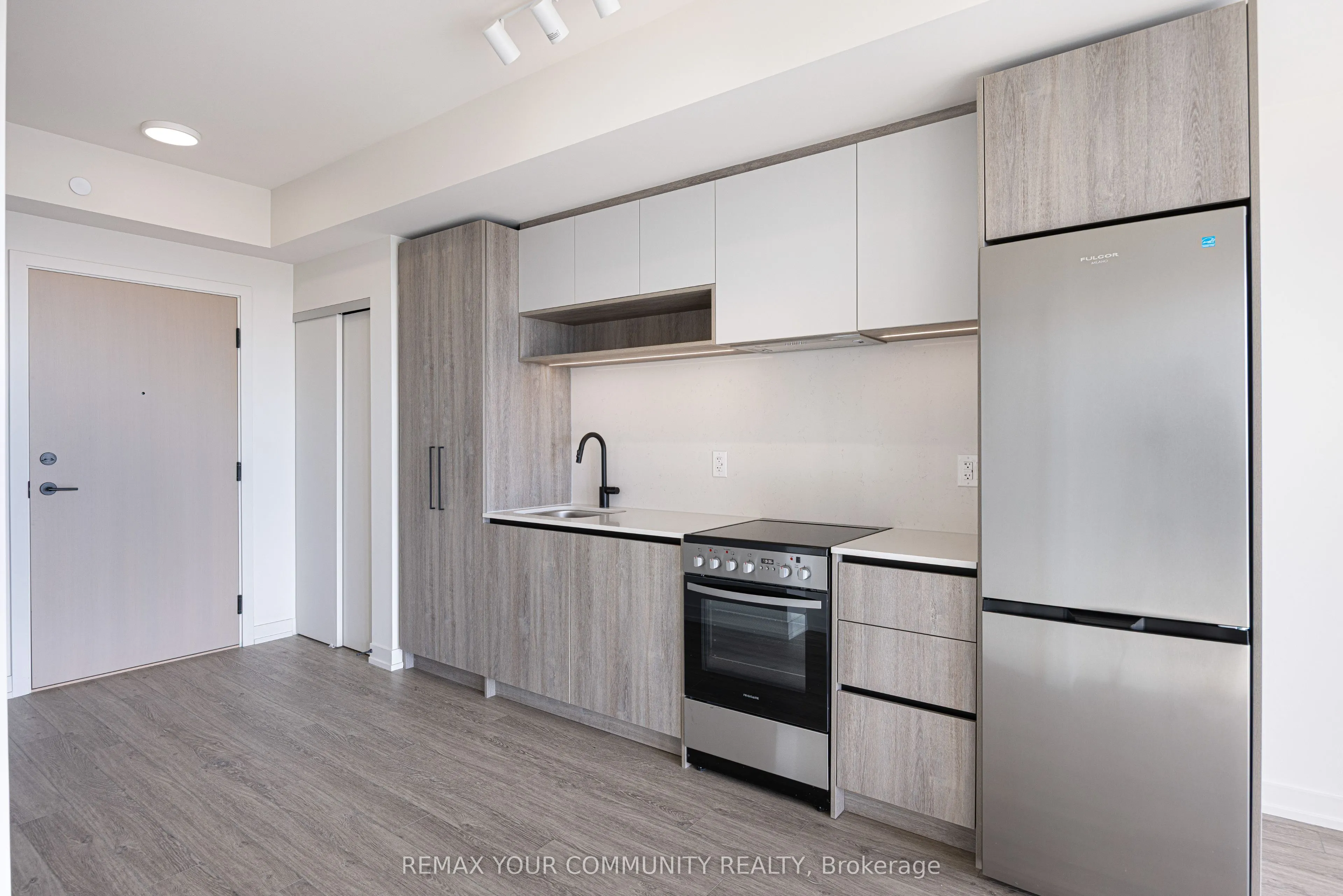 181 Sterling Road #1005