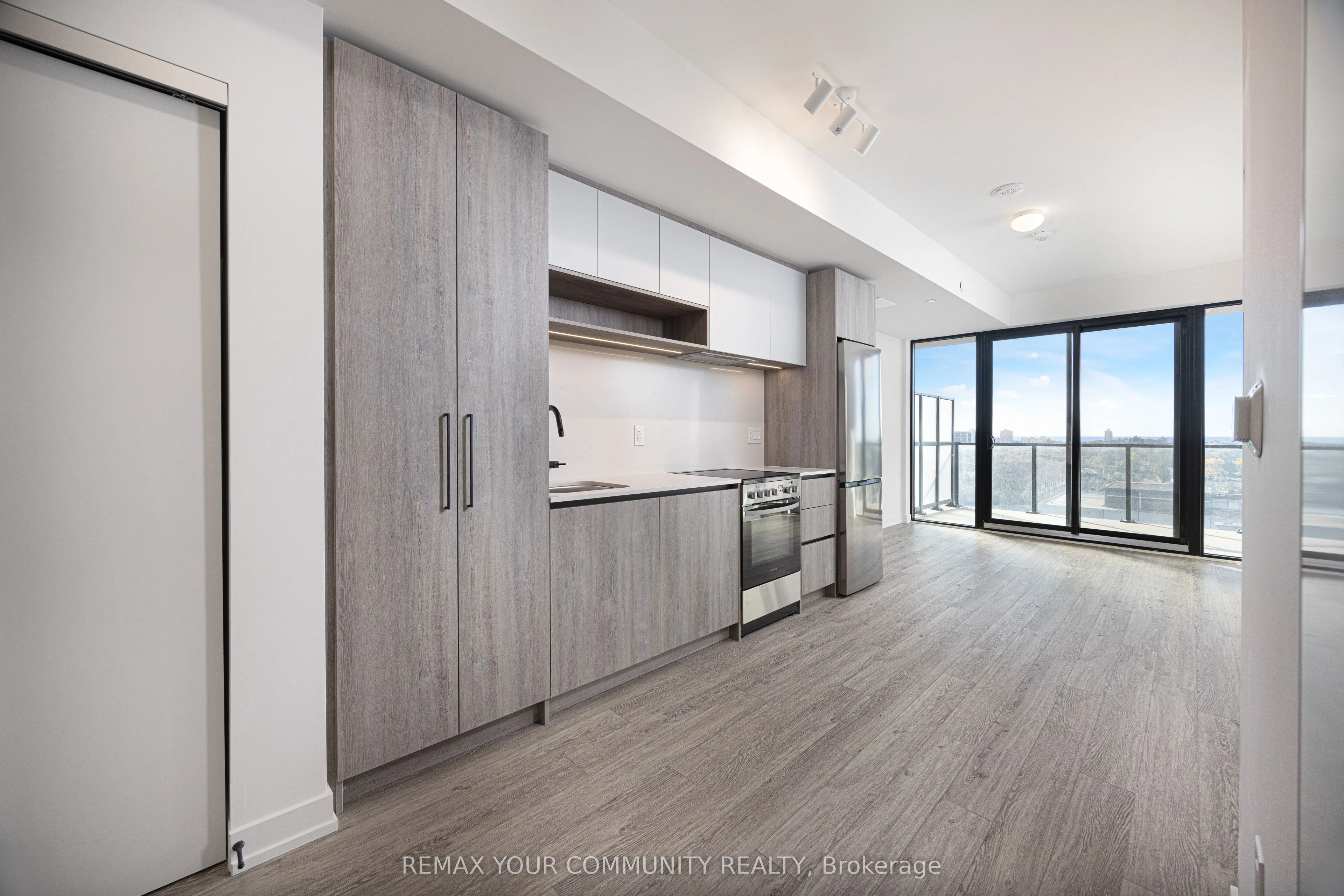 181 Sterling Road #1005