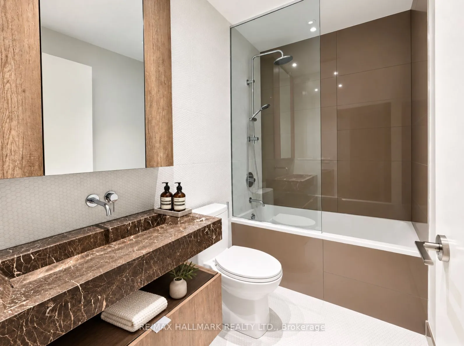 11 Yorkville Avenue #2006