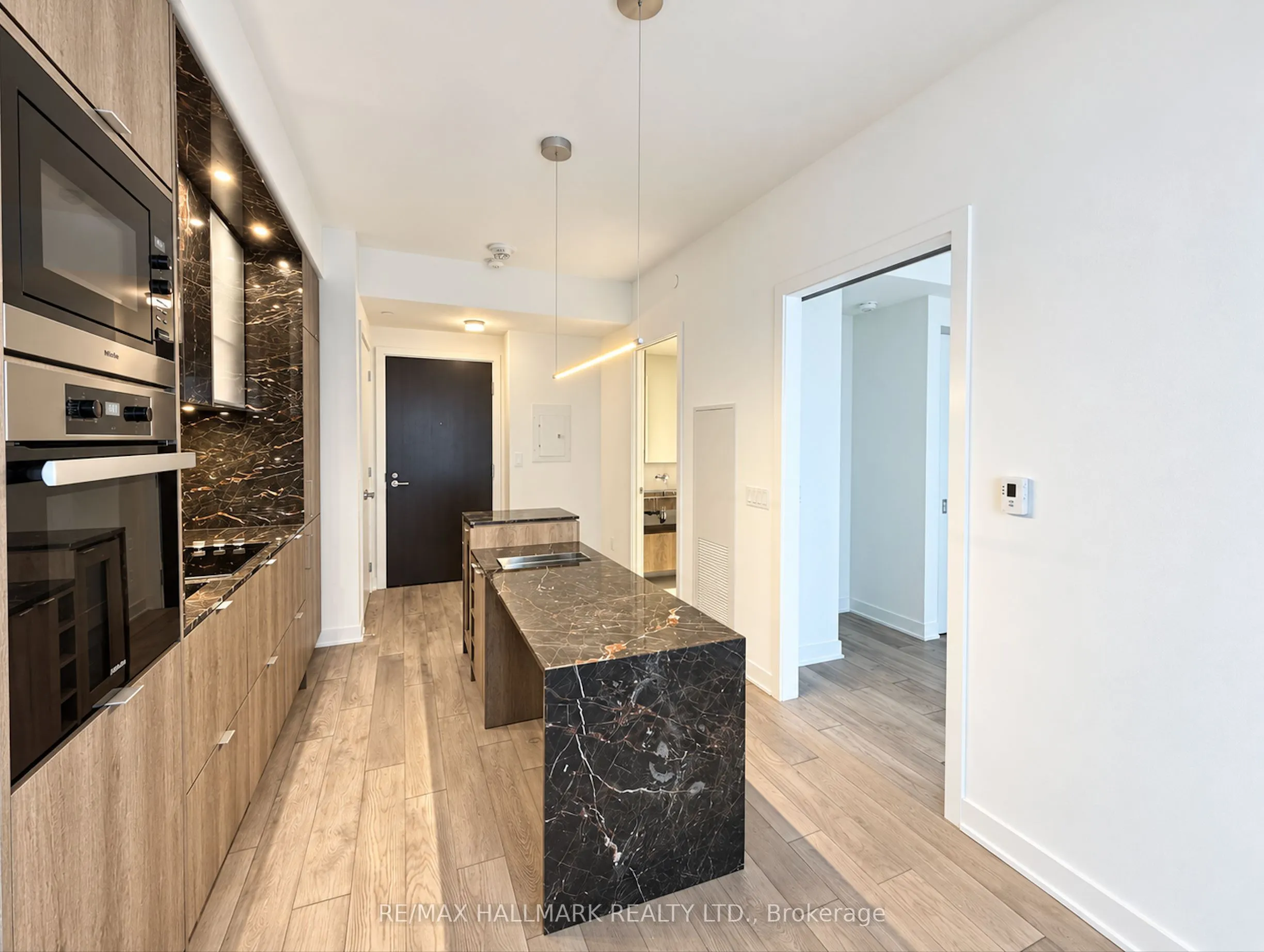 11 Yorkville Avenue #2006