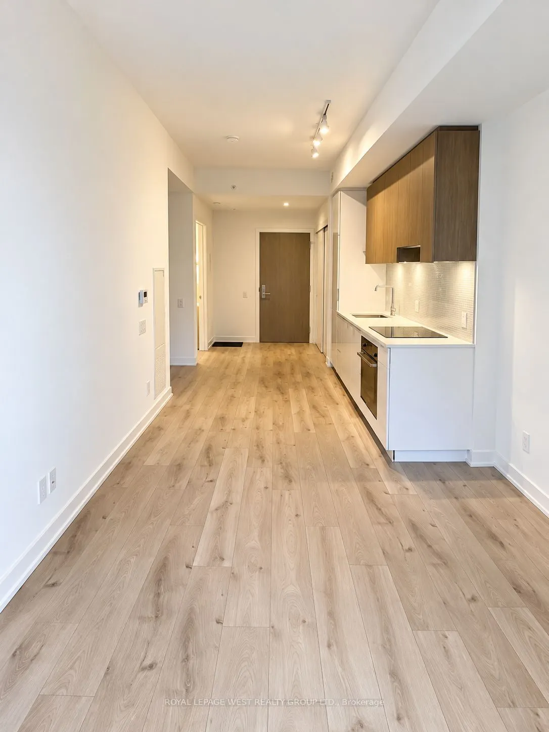 161 ROEHAMPTON Avenue #217