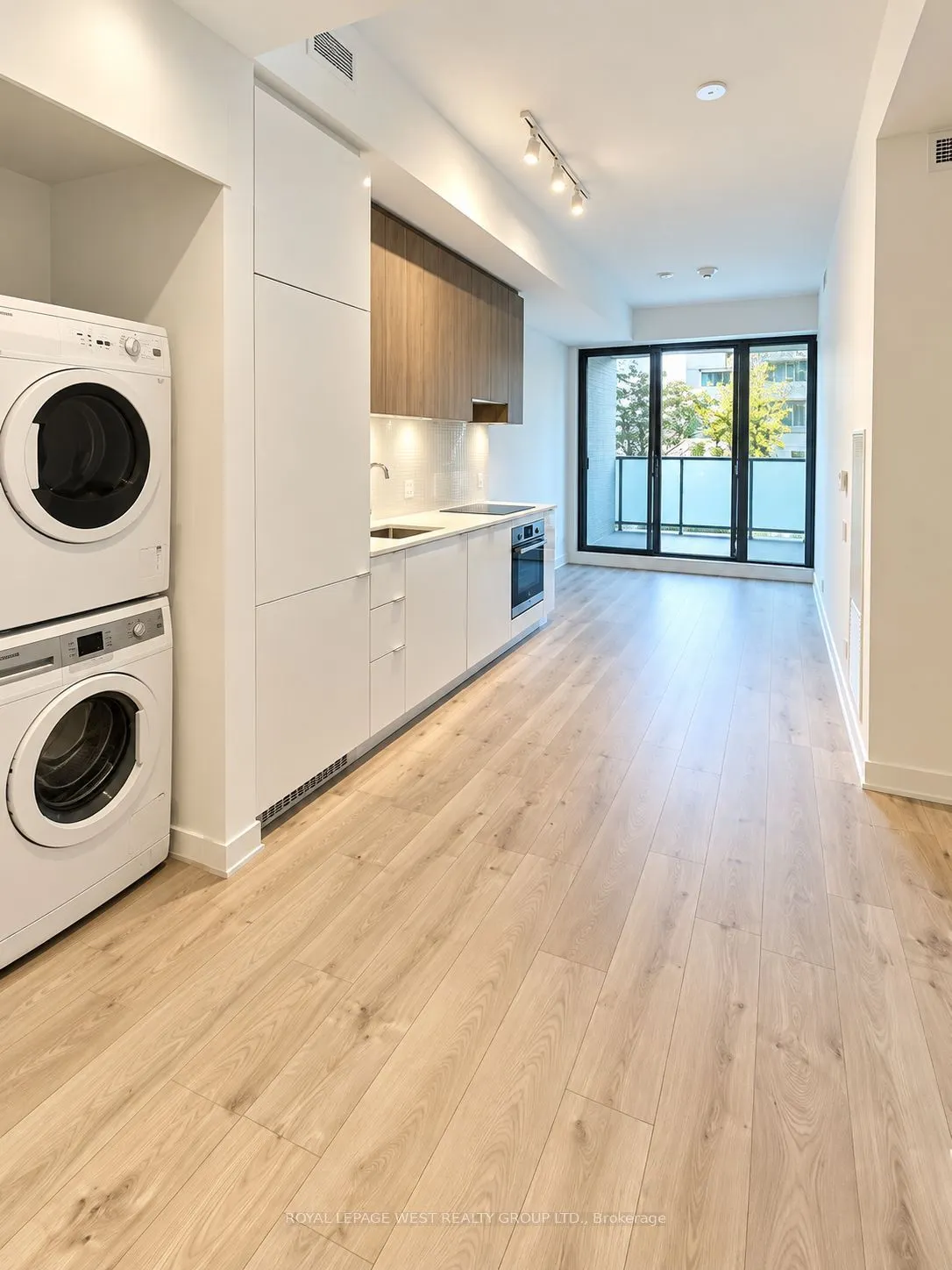 161 ROEHAMPTON Avenue #217