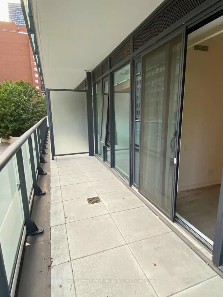 161 ROEHAMPTON Avenue #217