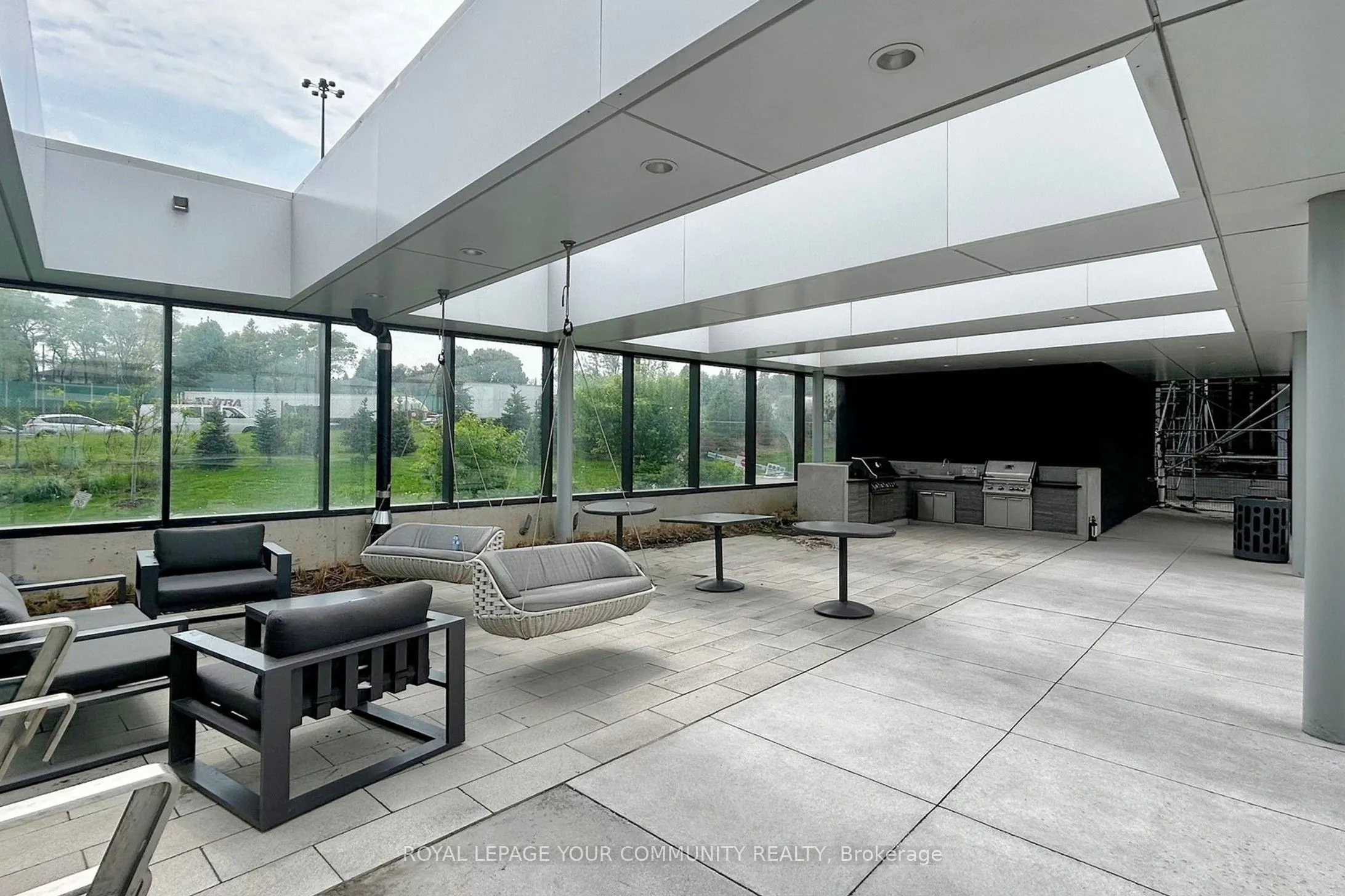 27 Mcmahon Drive #1112