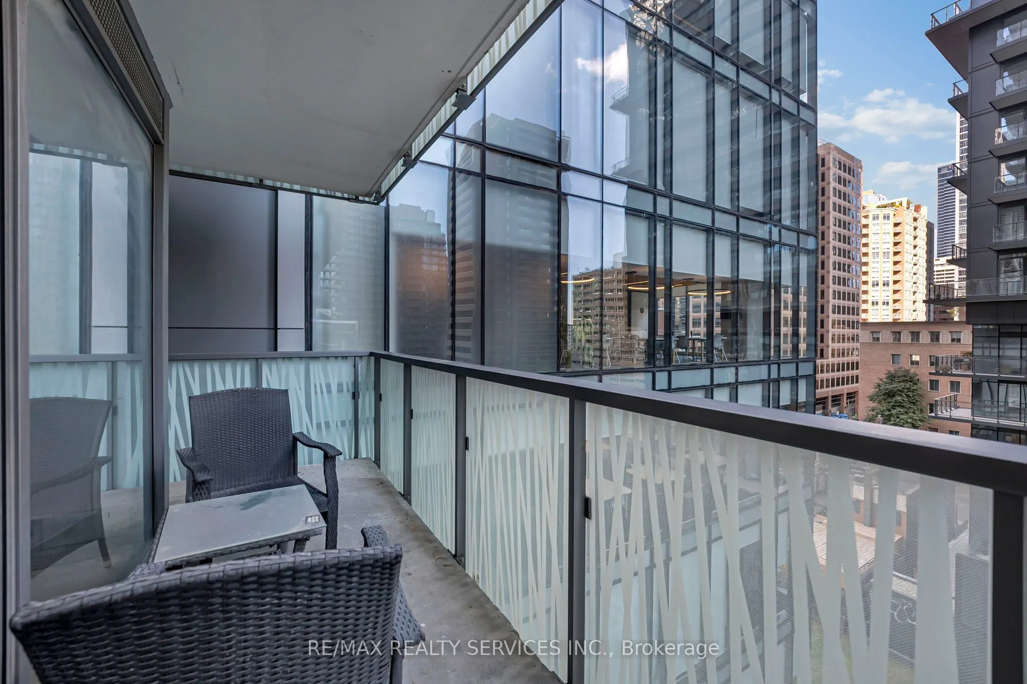 50 Charles Street E #711