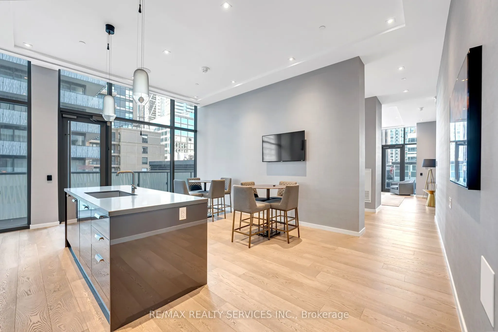 50 Charles Street E #711