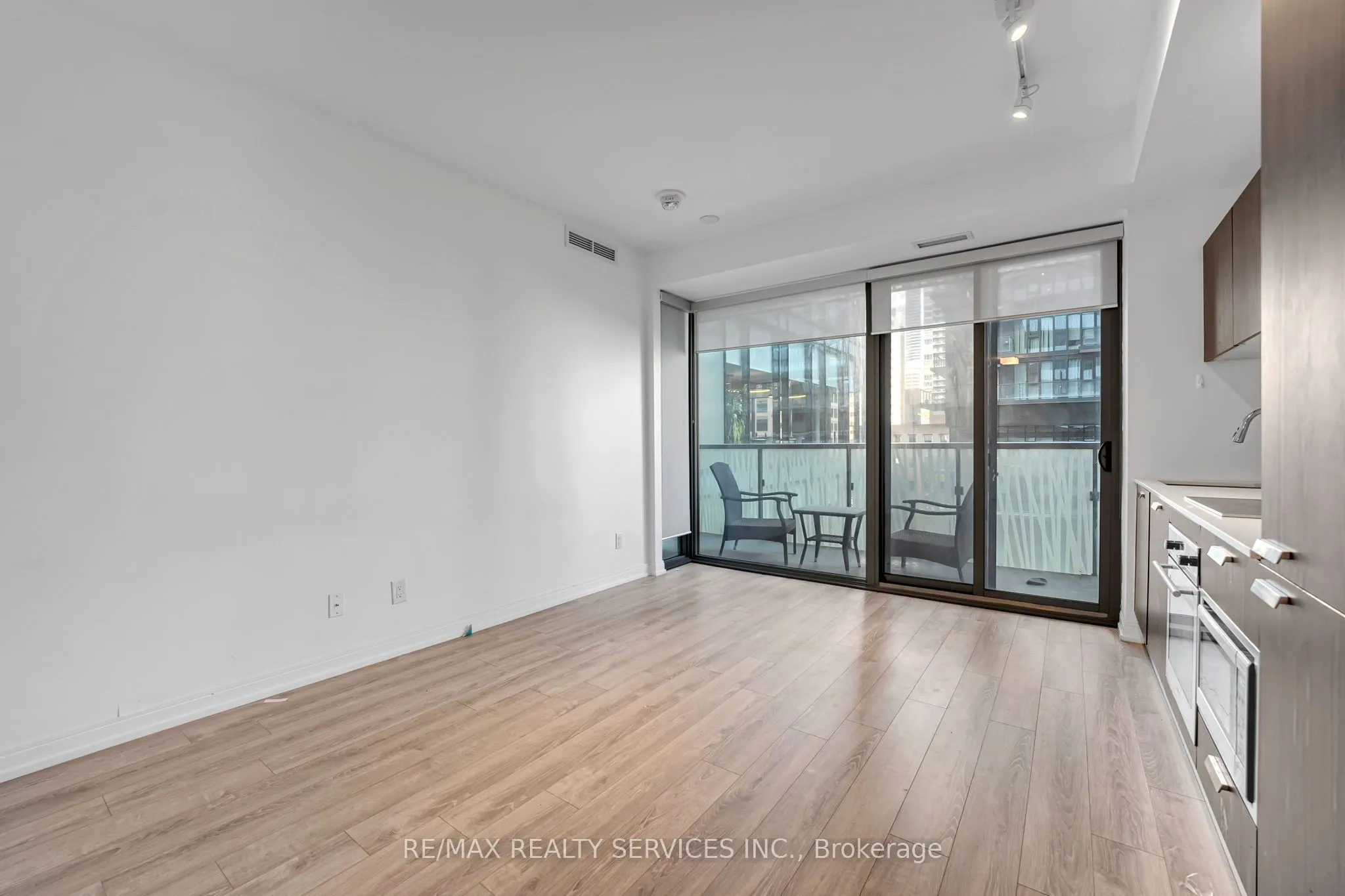 50 Charles Street E #711