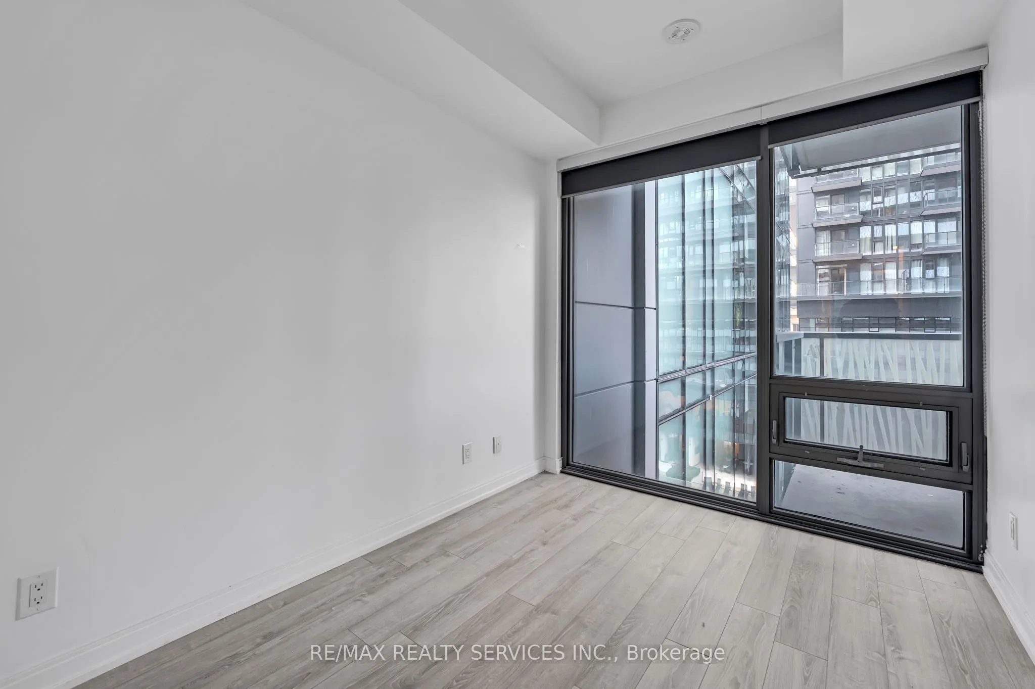 50 Charles Street E #711