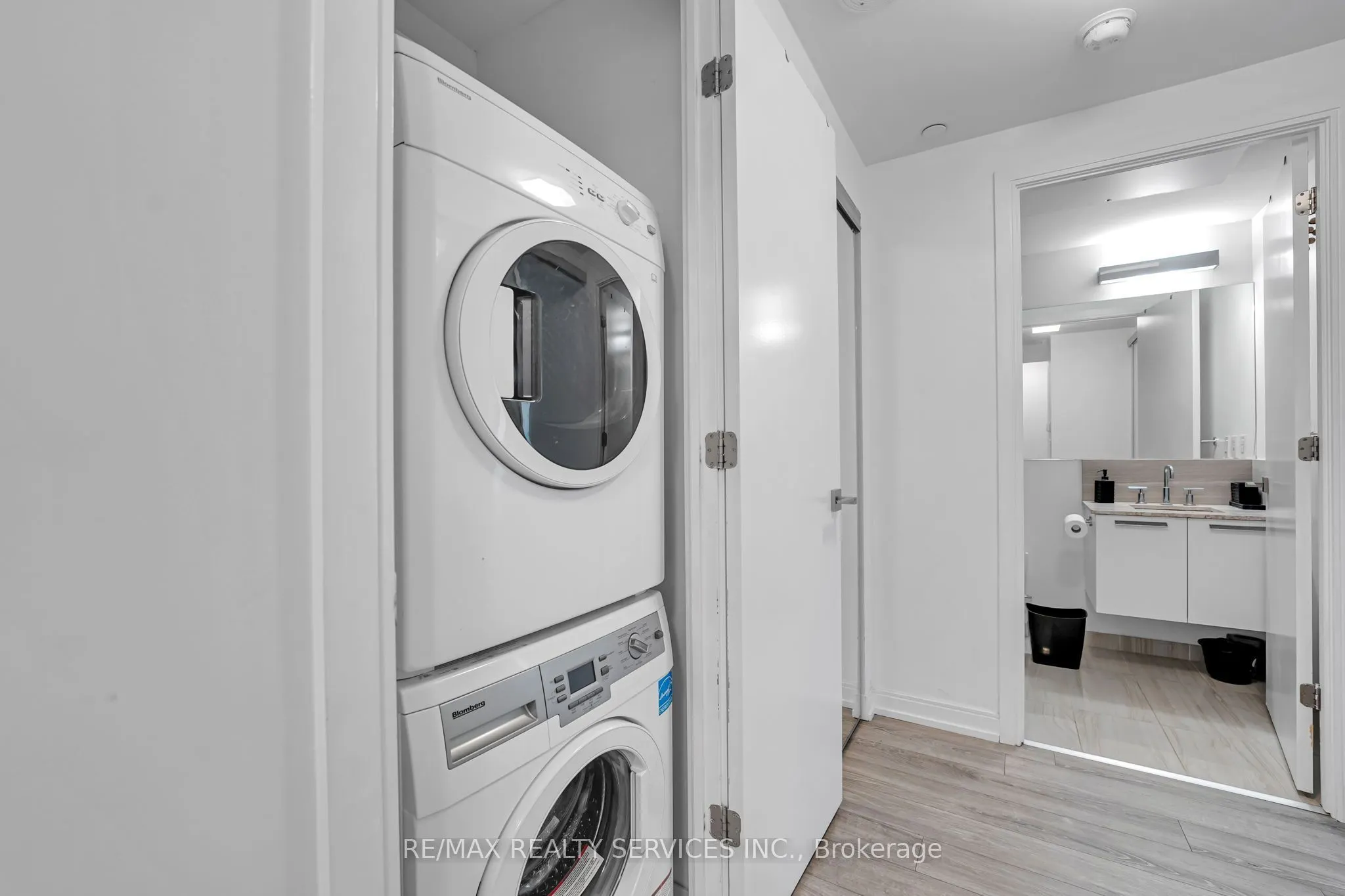 50 Charles Street E #711