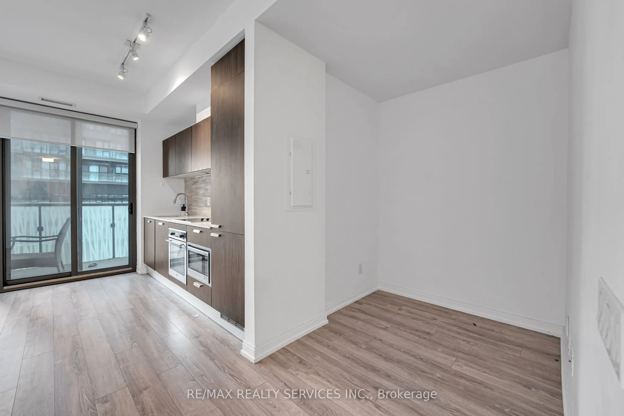50 Charles Street E #711