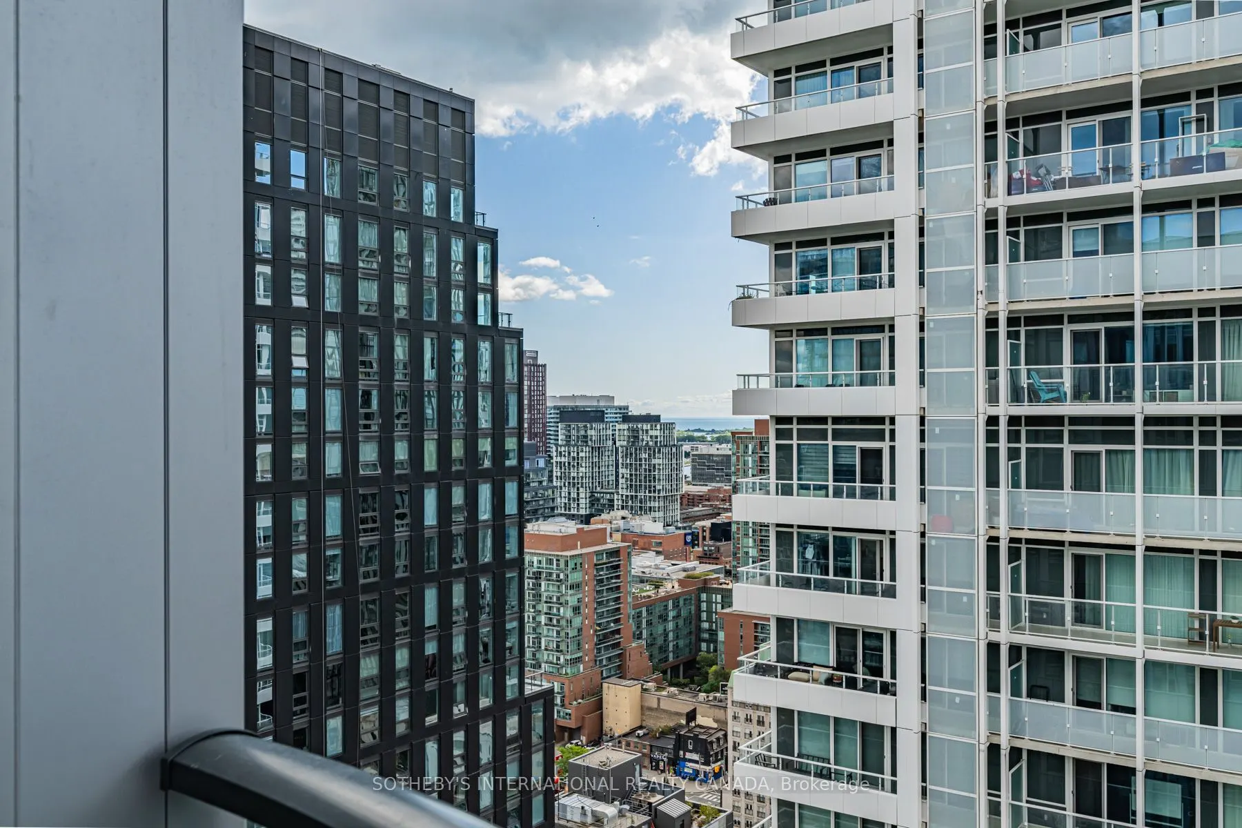 30 Mutual Street #E2909