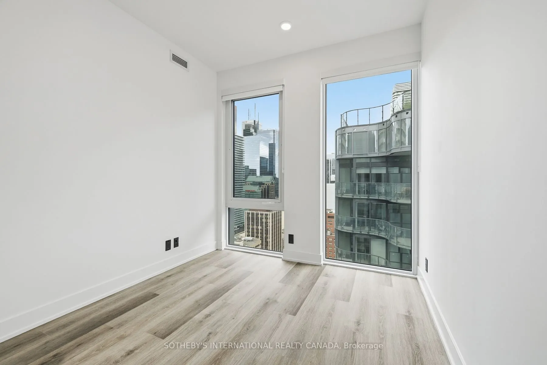 30 Mutual Street #E2909